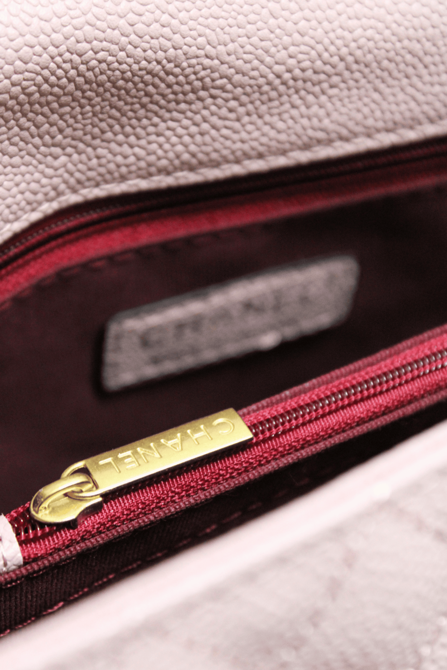 CHANEL Borsa caviar rosa
