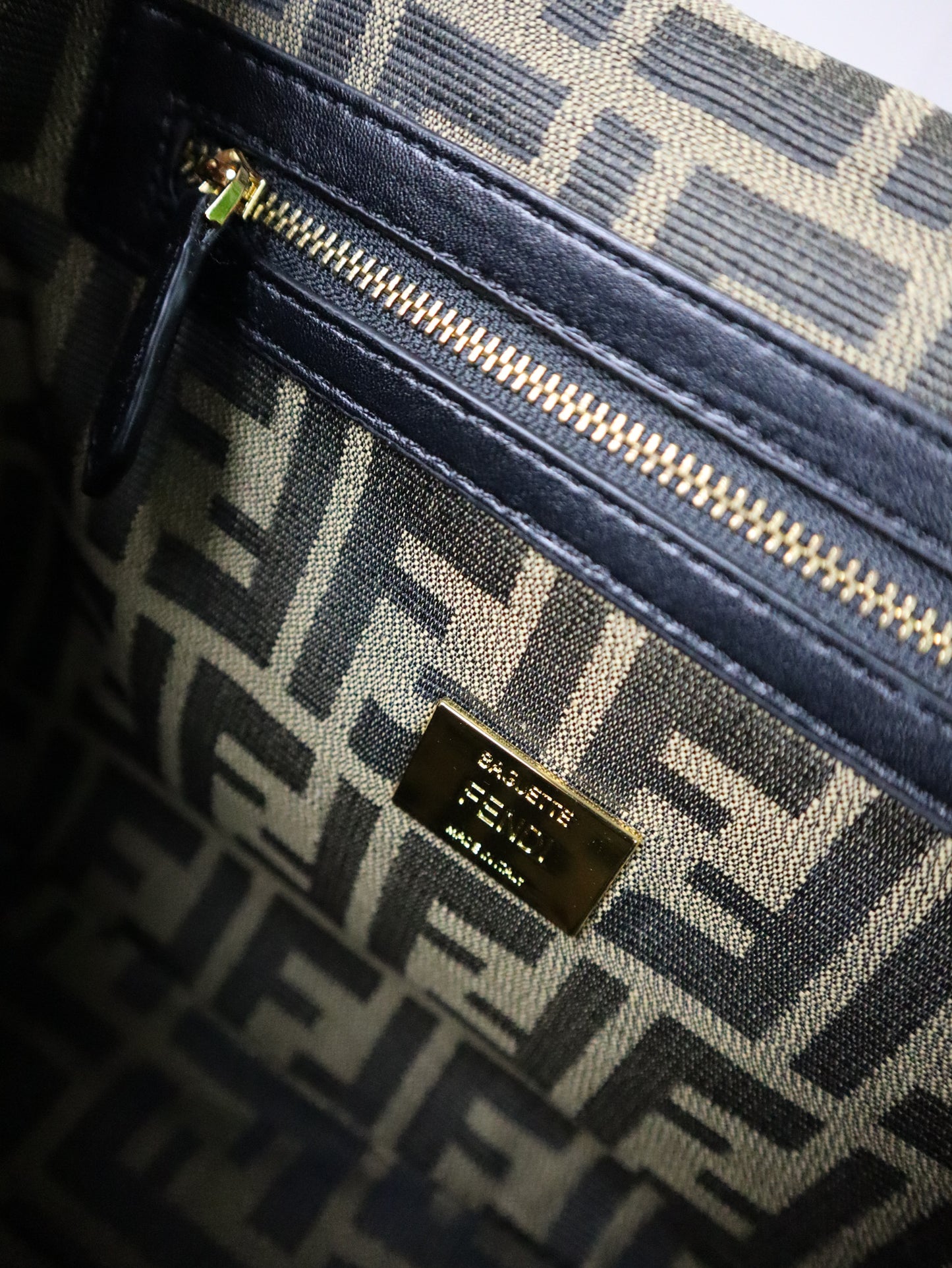 FENDI Borsa Baguette Chain grande