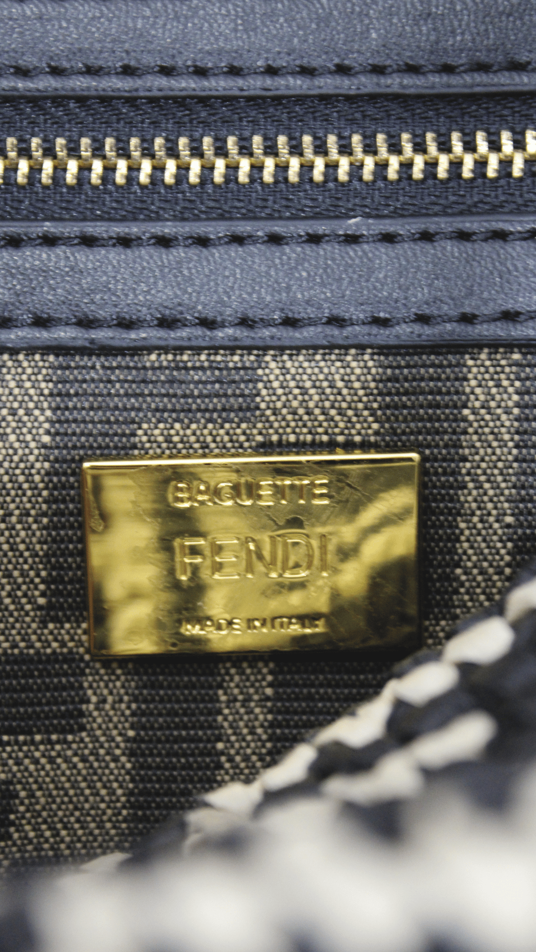 FENDI Baguette Natural Black Crossbody
