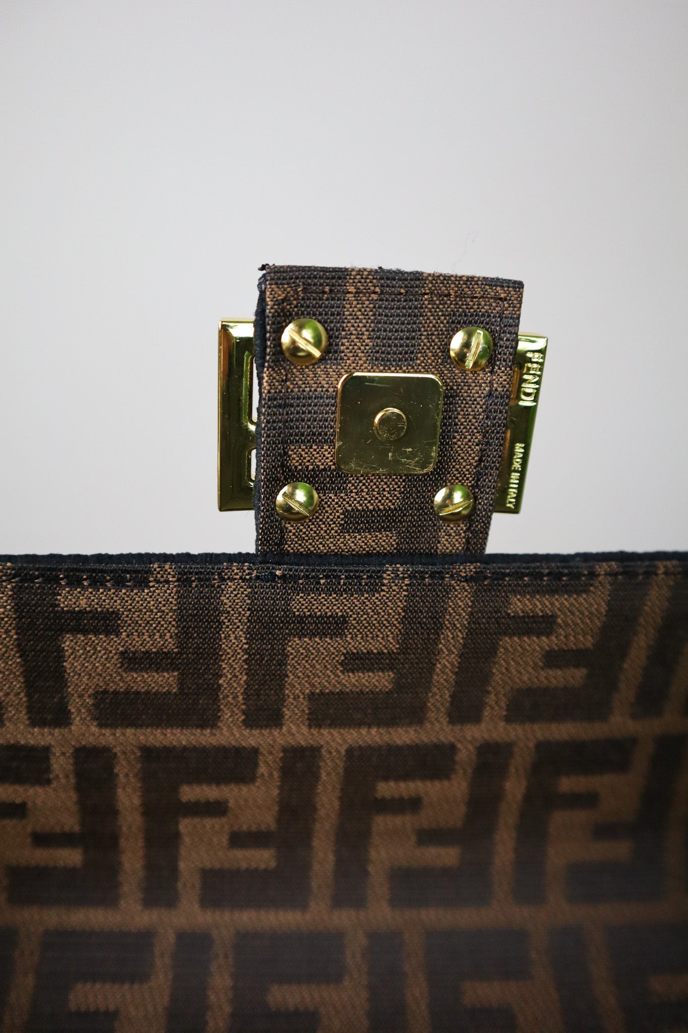 FENDI Borsa Baguette con finiture nere