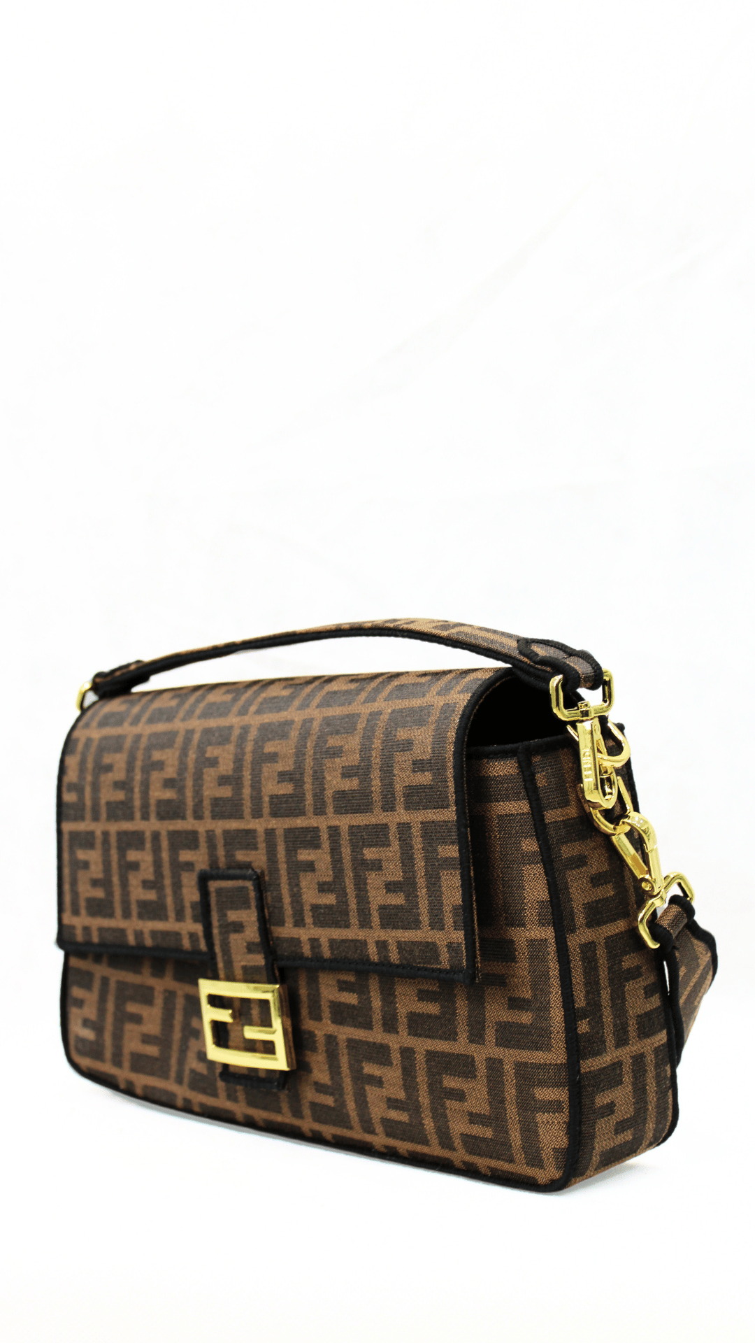 FENDI Borsa grande Baguette con finiture nere