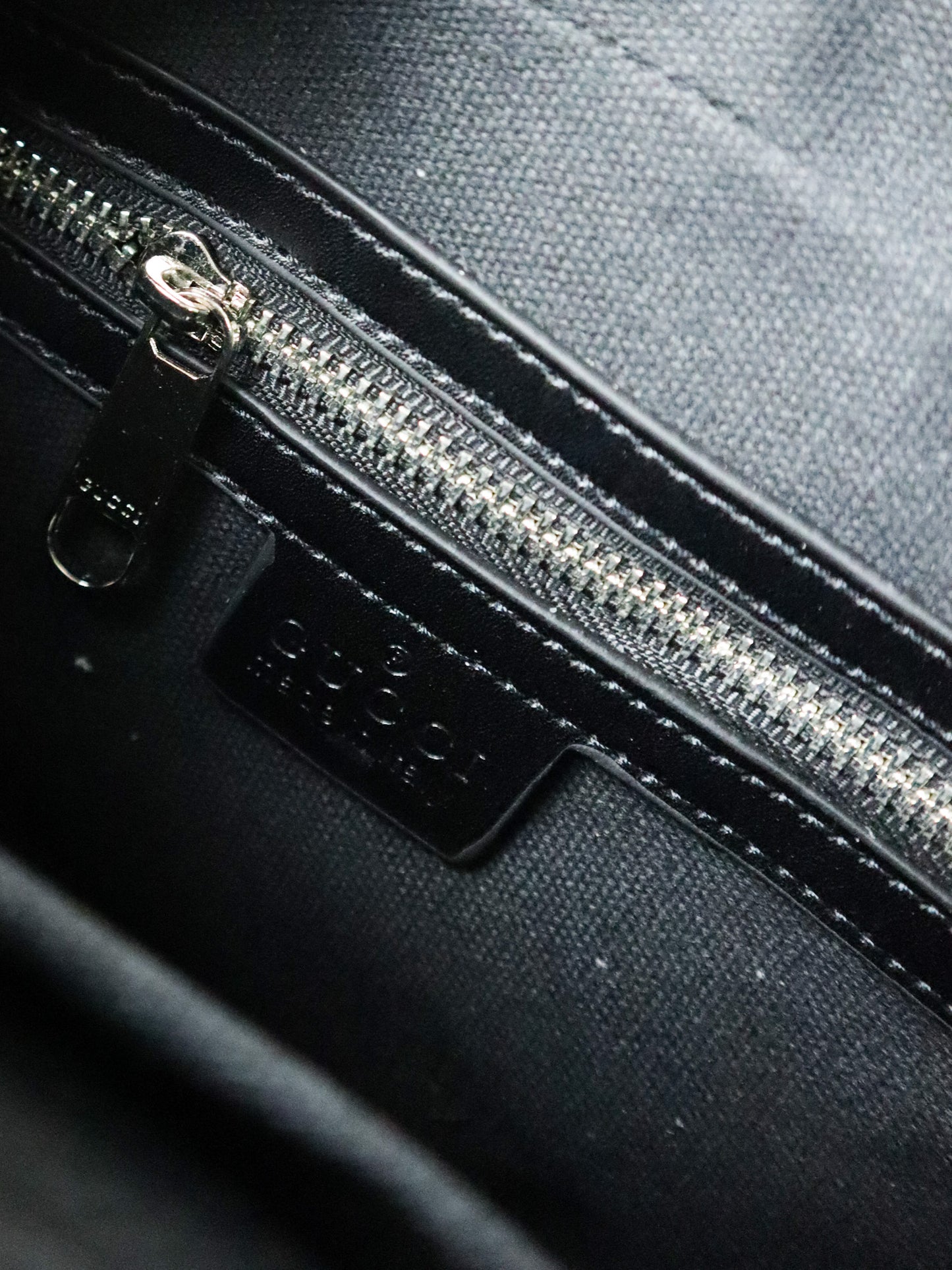 GUCCI Marsupio GG nero e marrone mini