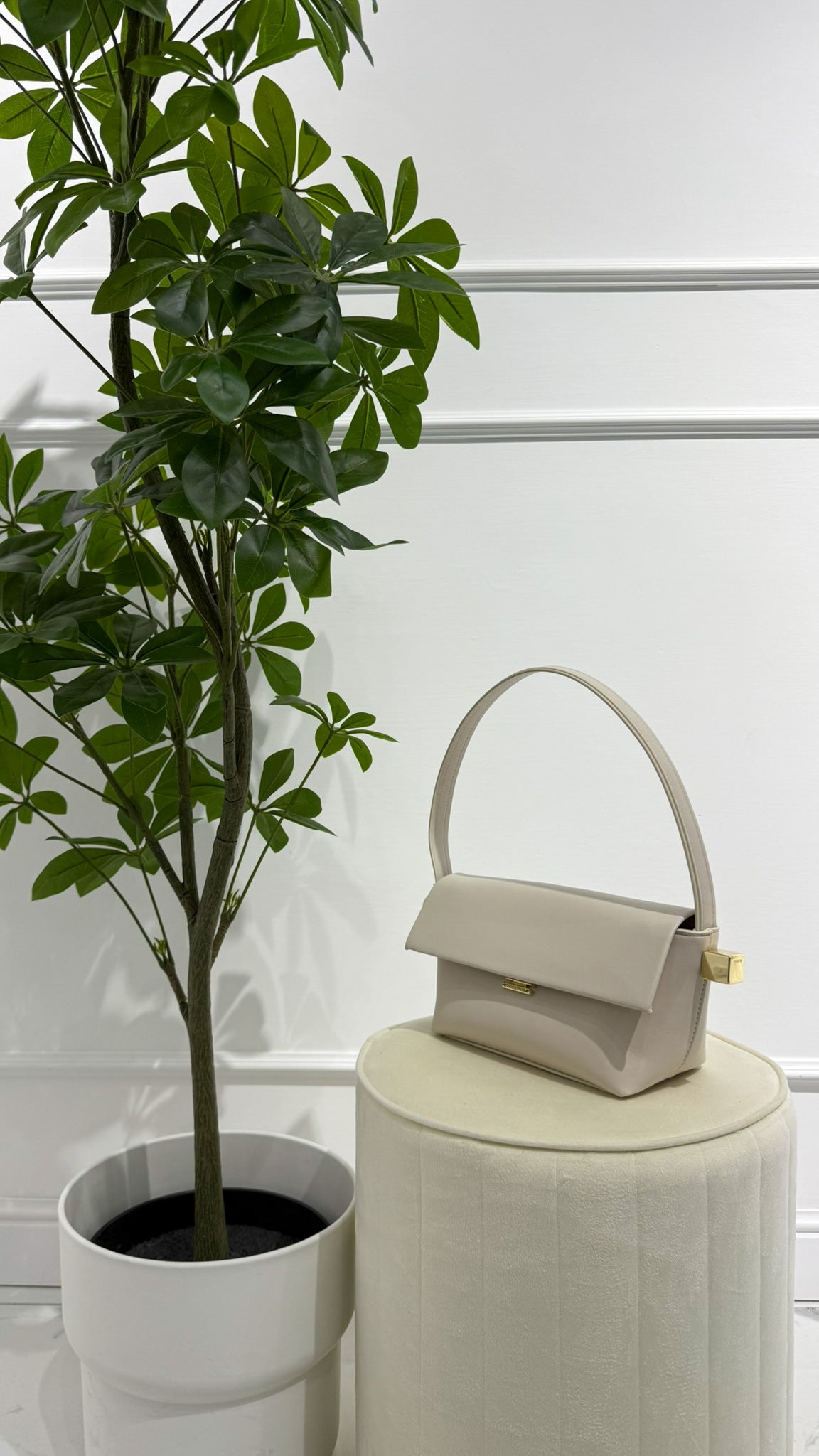 JACQUEMUS Pochette Luz in Camoscio bianca