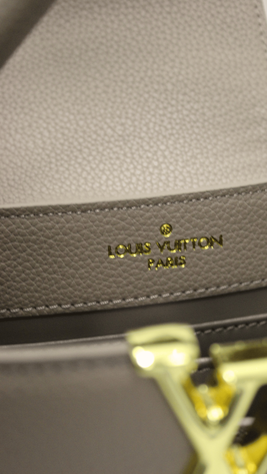 Louis Vuitton Borsa Capucines marroncino