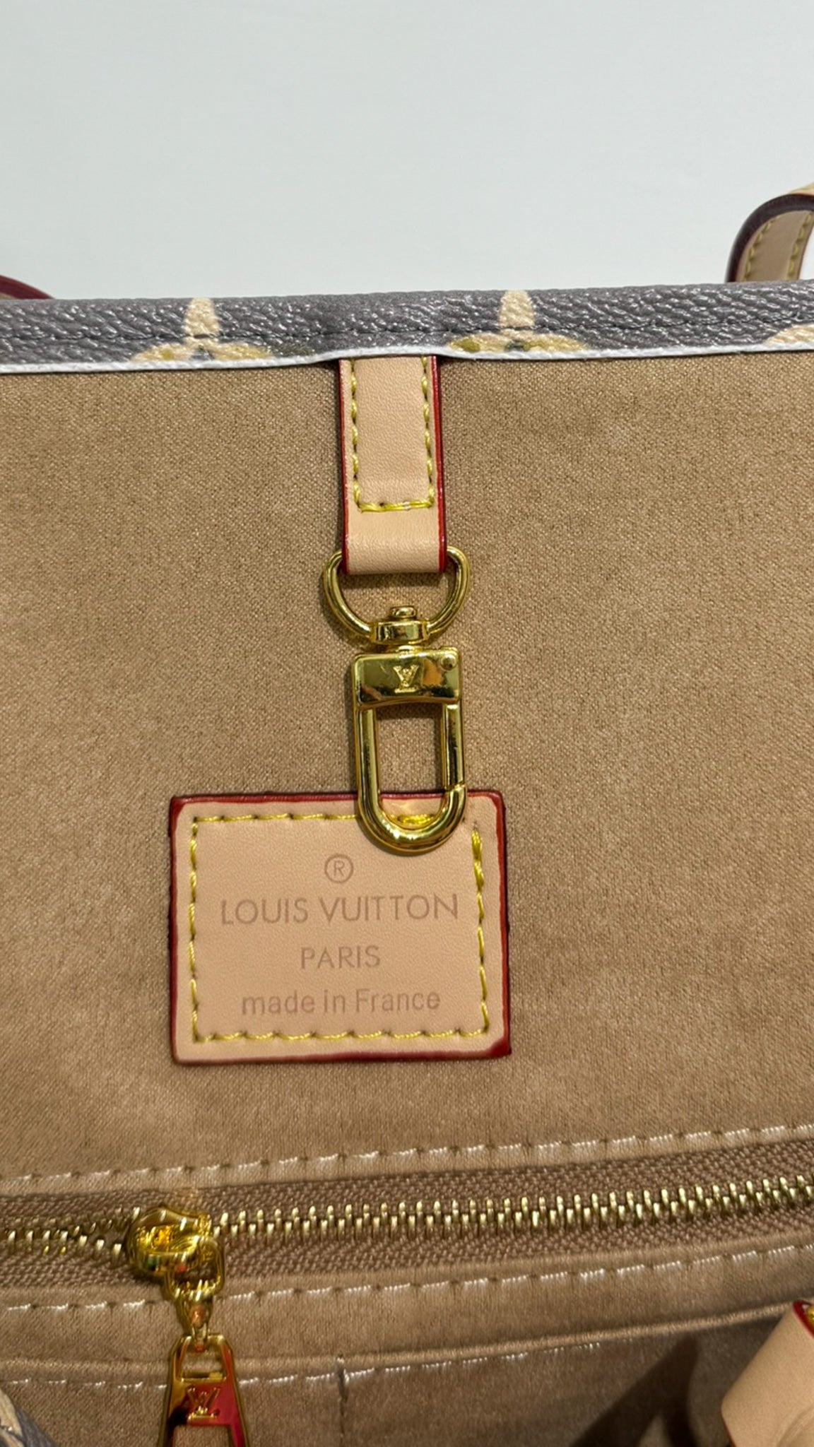 Louis Vuitton OnTheGo MM Trianon grigia