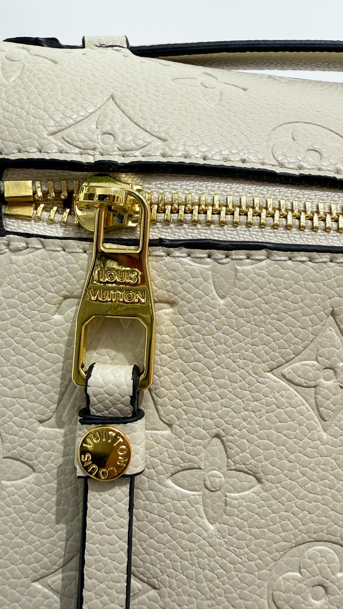 Louis Vuitton Pochette Métis Pelle Monogram Empreinte panna