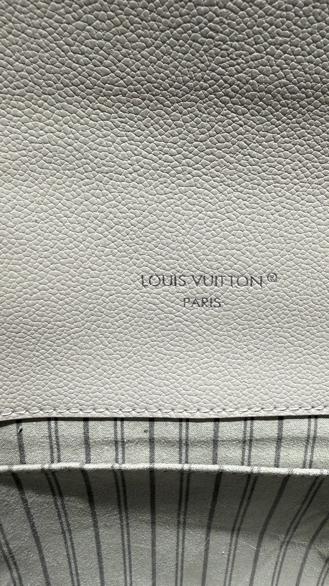 Louis Vuitton Pochette Métis grigia