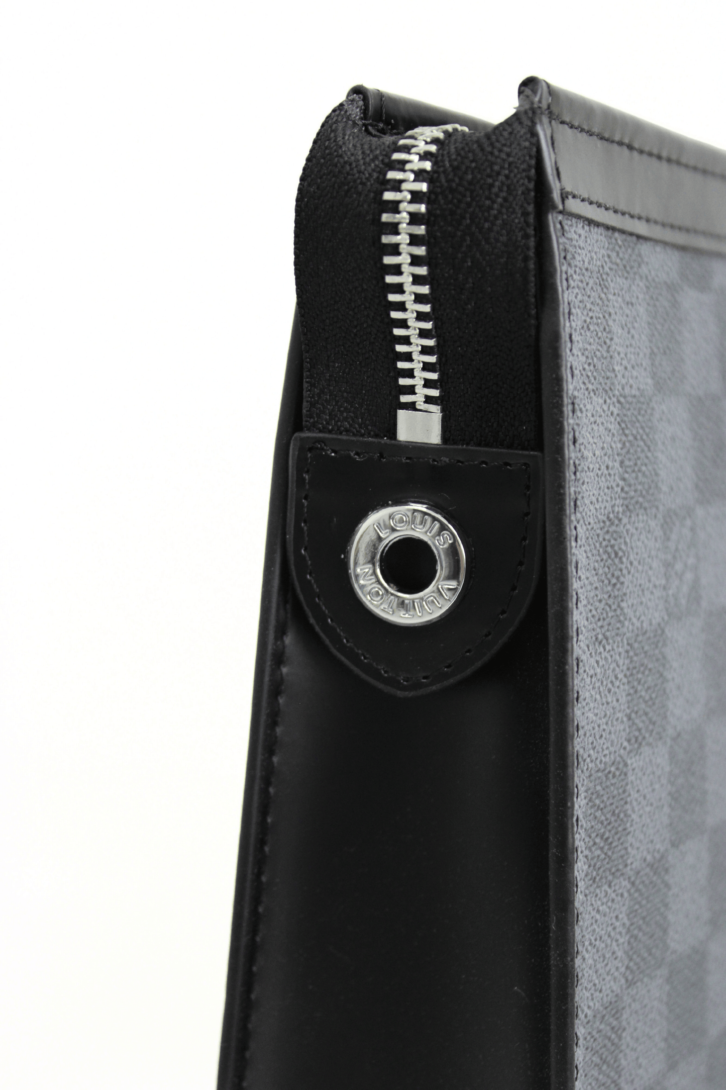 Louis Vuitton Pochette Voyage MM