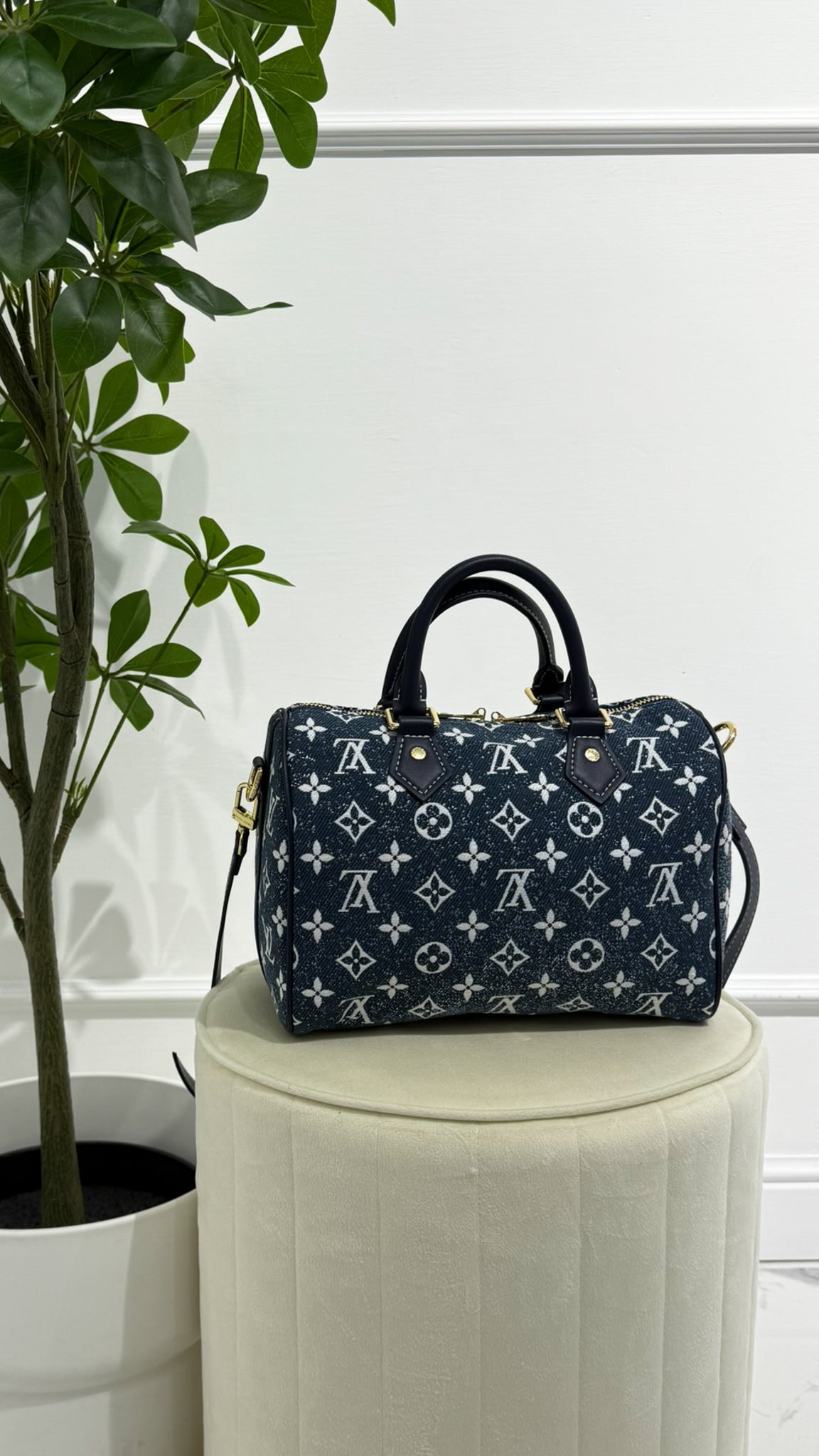 Louis Vuitton Speedy Bandouliere in denim