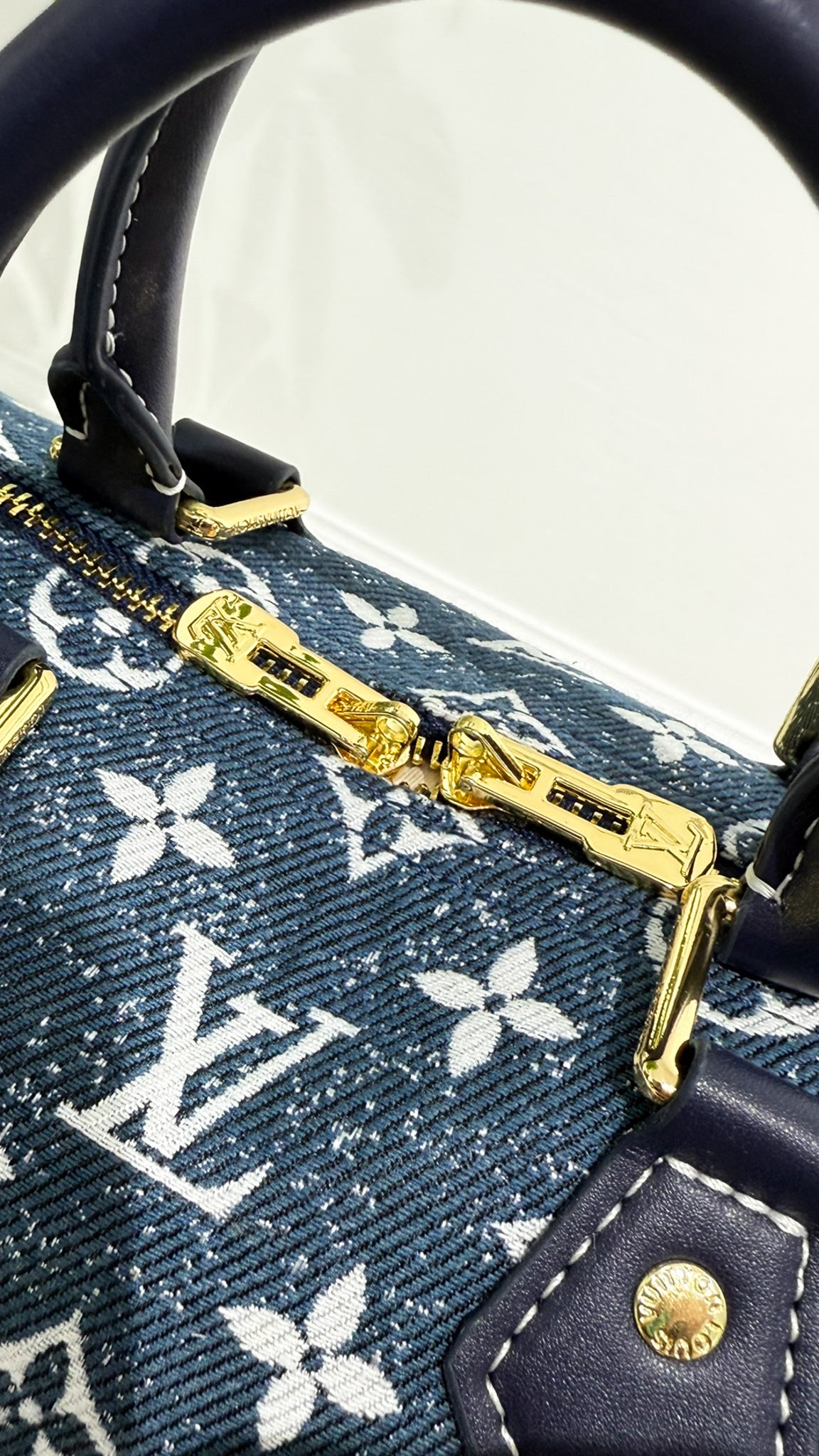 Louis Vuitton Speedy Bandouliere in denim