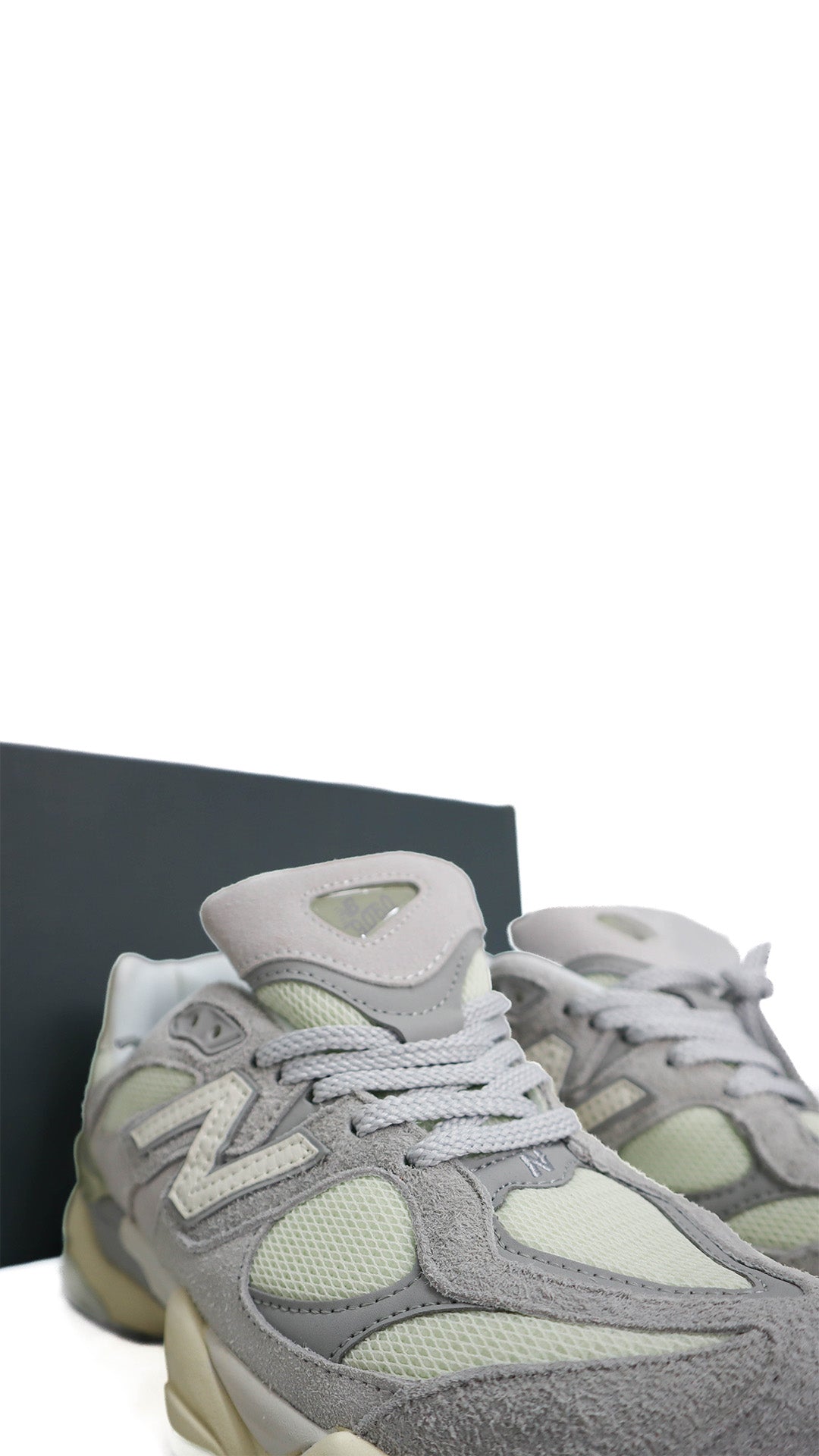 NEW BALANCE 9060 in Grigio