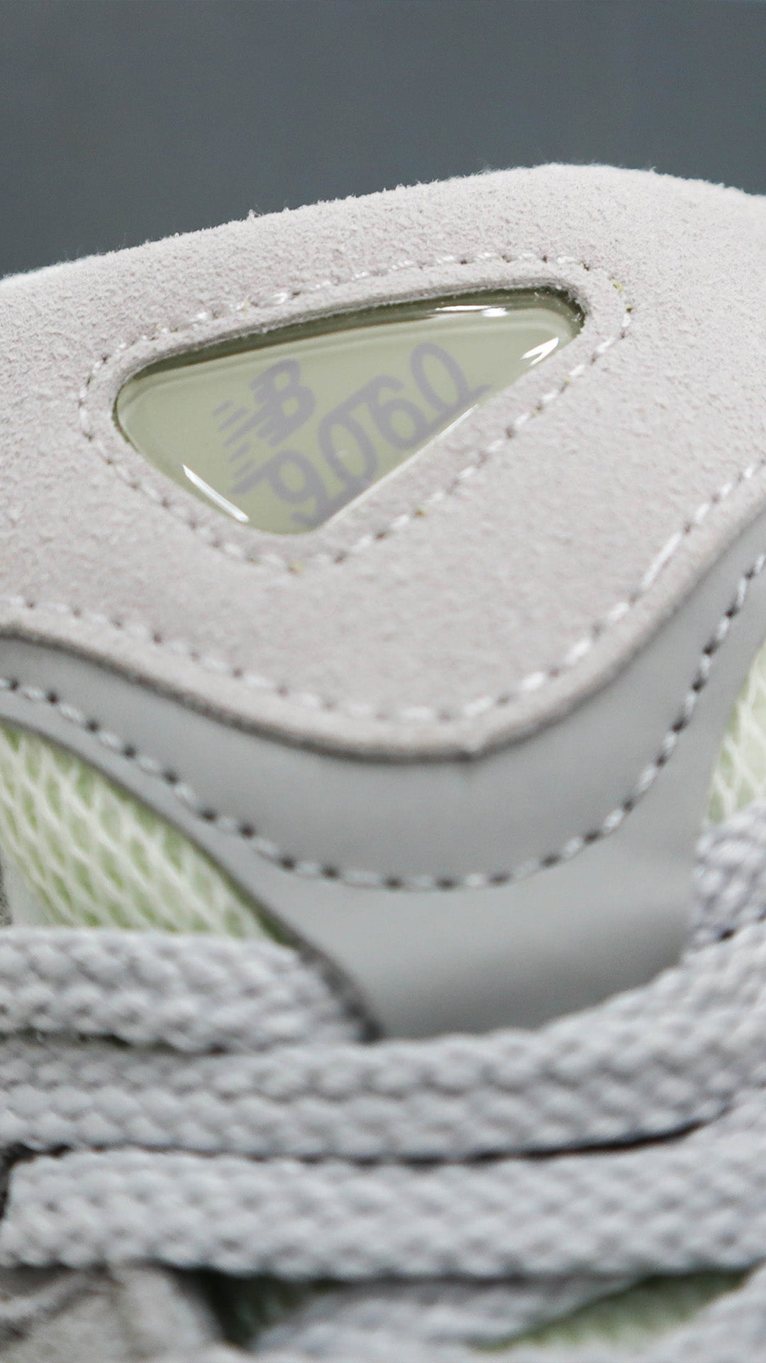 NEW BALANCE 9060 in Grigio