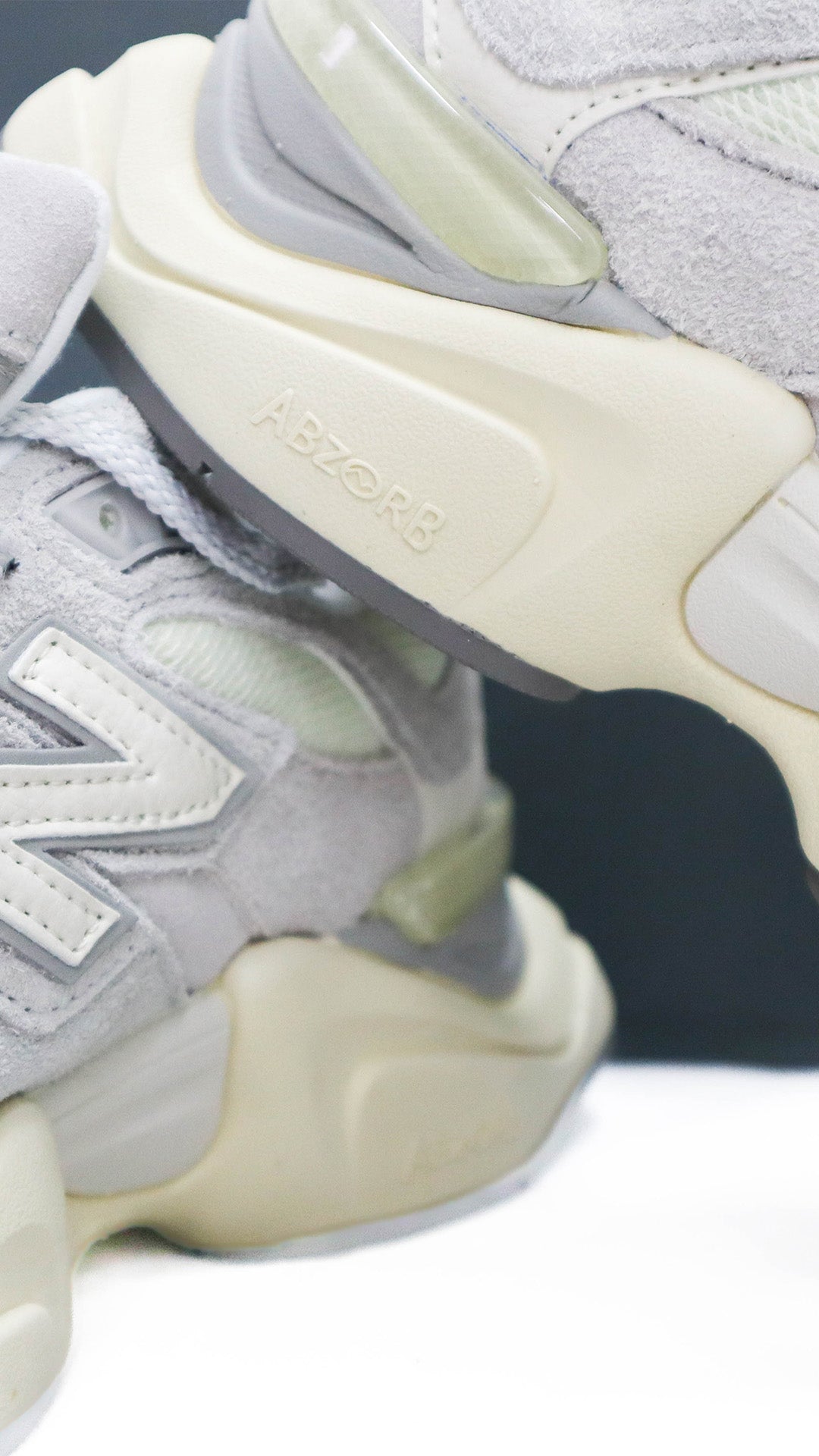 NEW BALANCE 9060 in Grigio