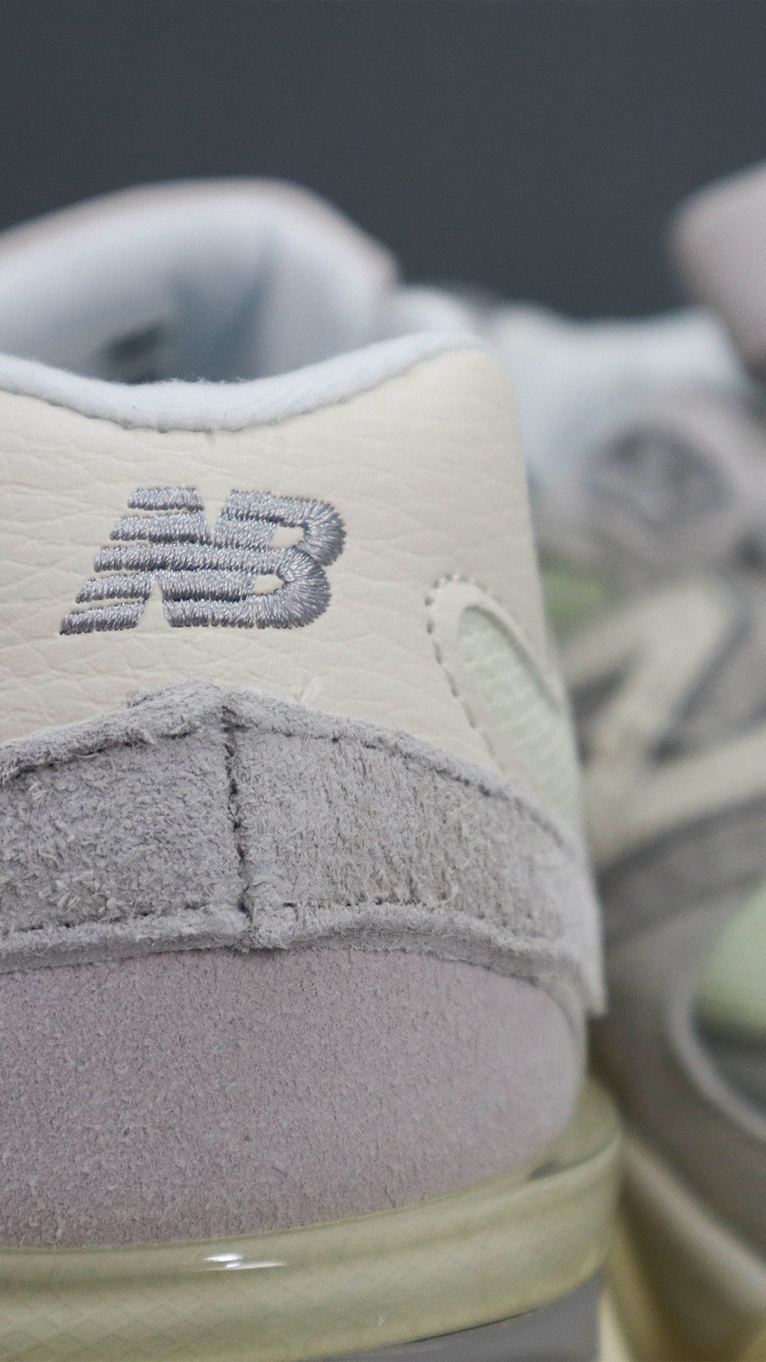 NEW BALANCE 9060 in Grigio