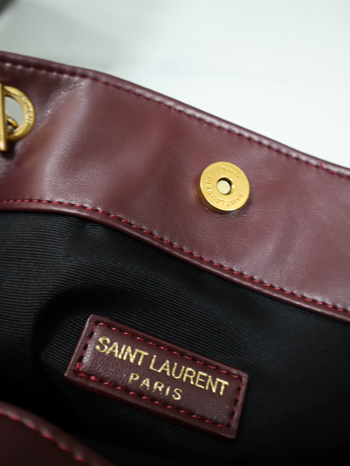 SAINT LAURENT Borsa Cassandre Quilted Bucket bordeaux