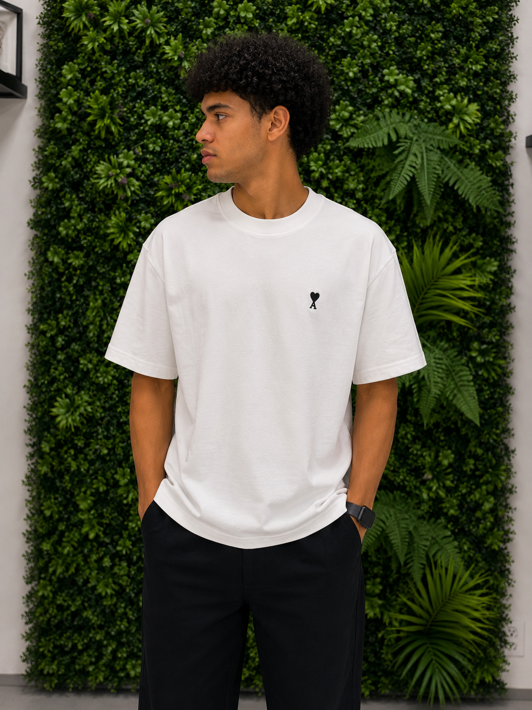 AMI PARIS Minimal Heart T-Shirt