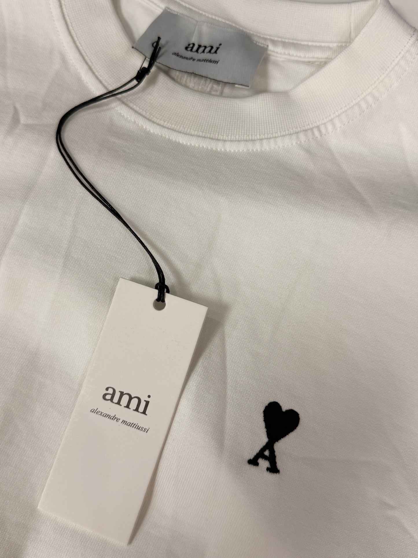 AMI PARIS Minimal Heart T-Shirt