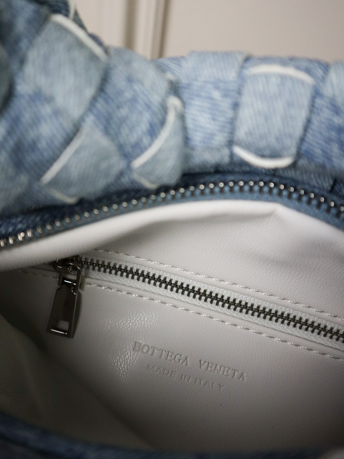 BOTTEGA VENETA Borsa Mini Jodie in pelle azzurra