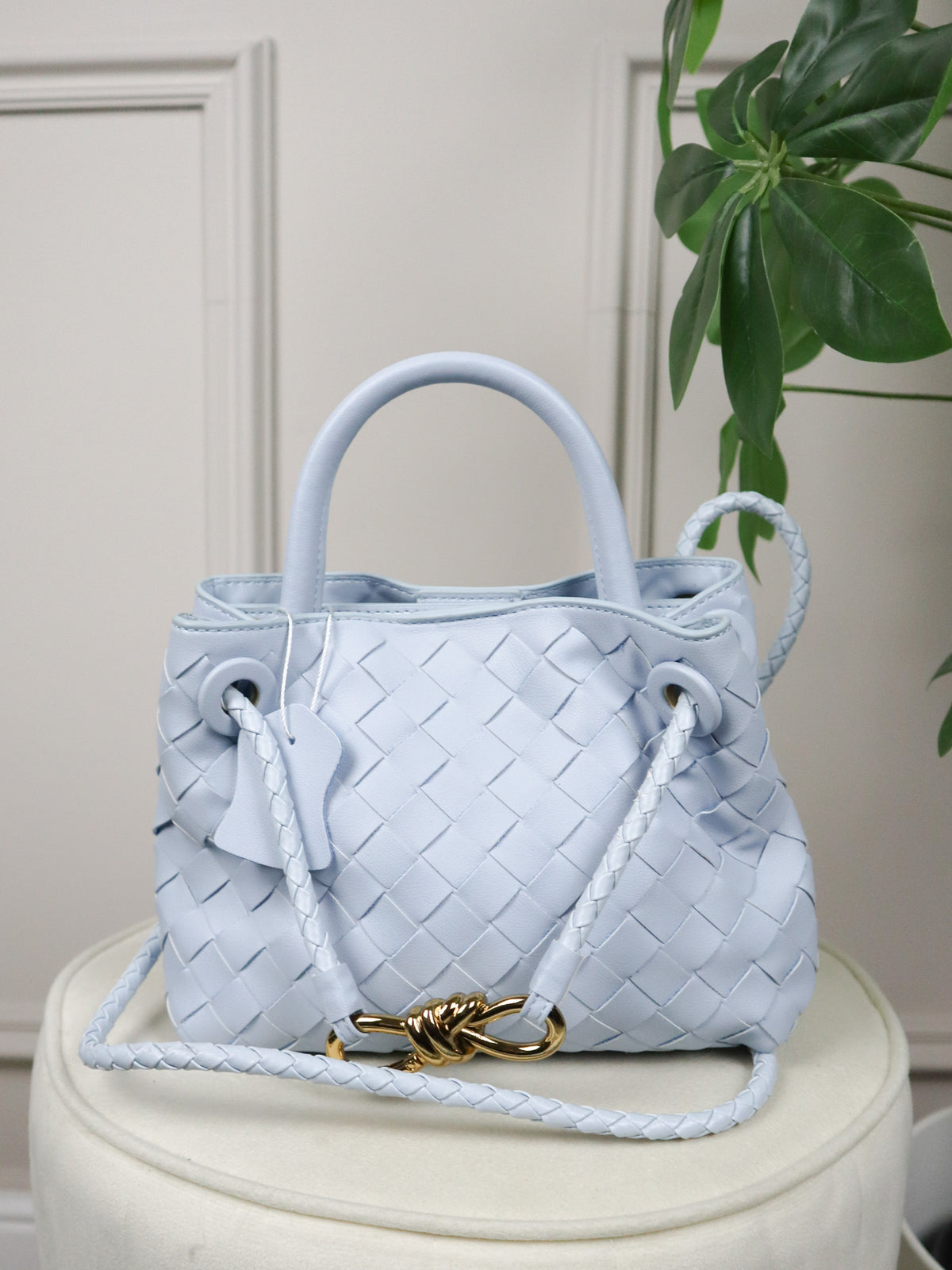 BOTTEGA VENETA Borsa messenger Andiamo media celeste