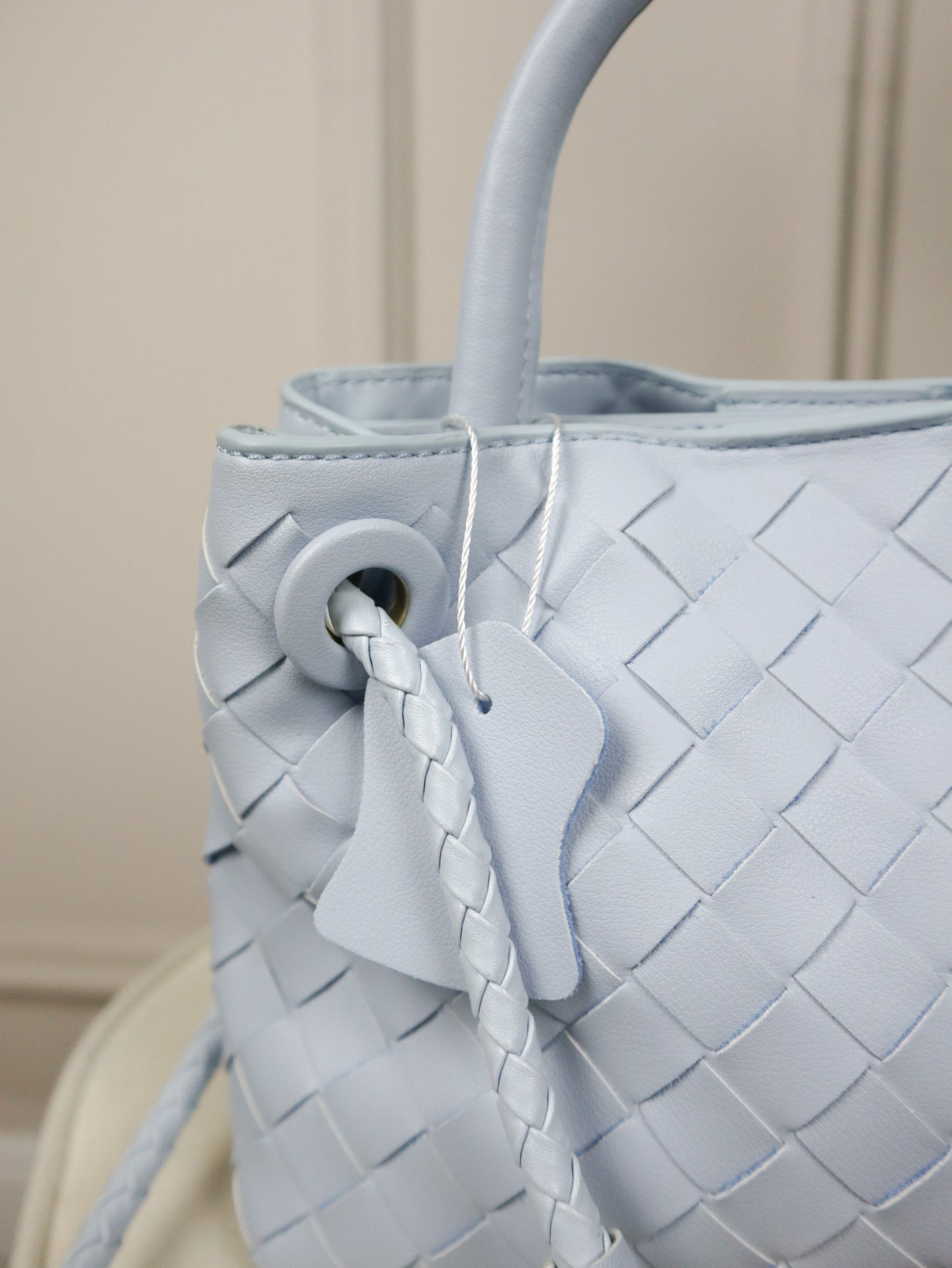BOTTEGA VENETA Borsa messenger Andiamo media celeste