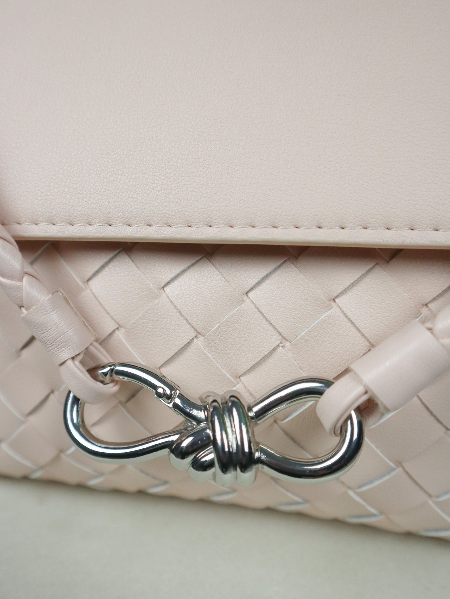 BOTTEGA VENETA Borsa messenger Andiamo rosa cipria