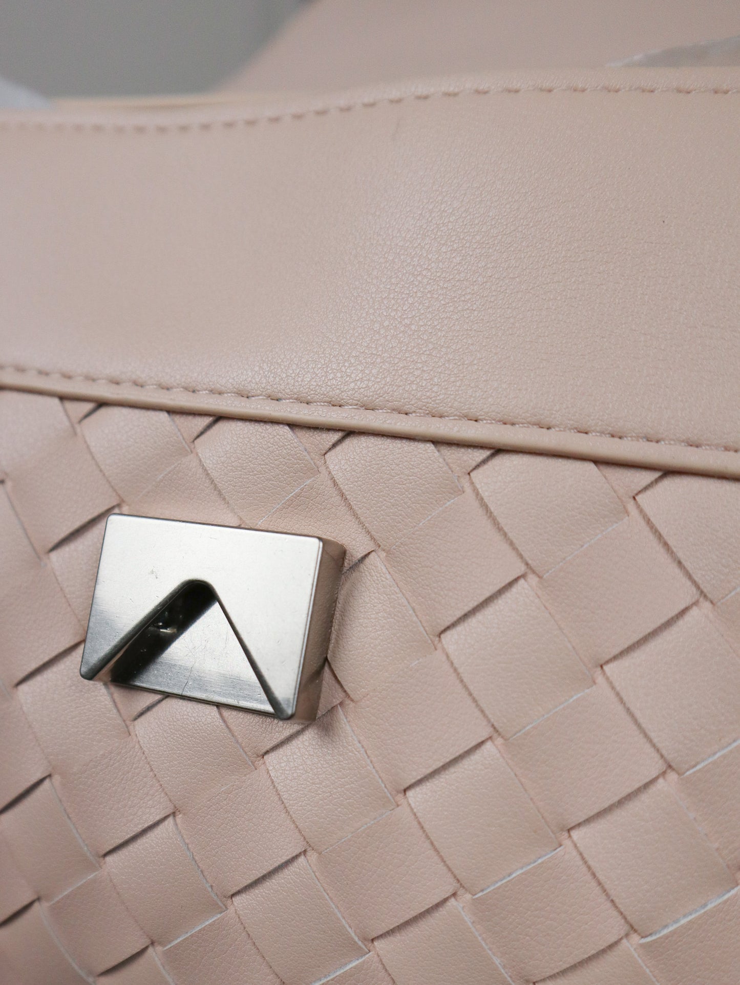 BOTTEGA VENETA Borsa messenger Andiamo rosa cipria