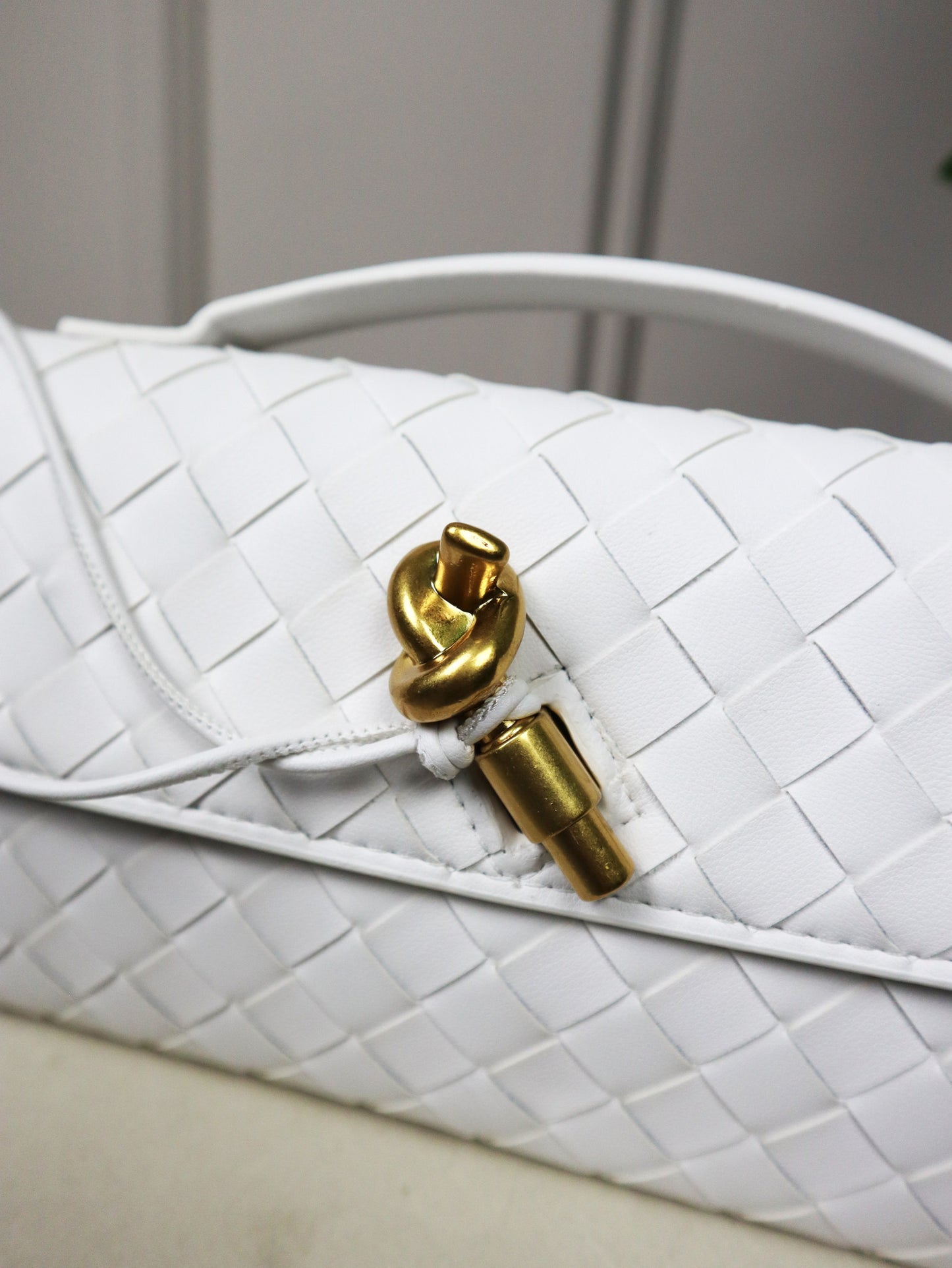 BOTTEGA VENETA Pochette Andiamo Clutch bianca