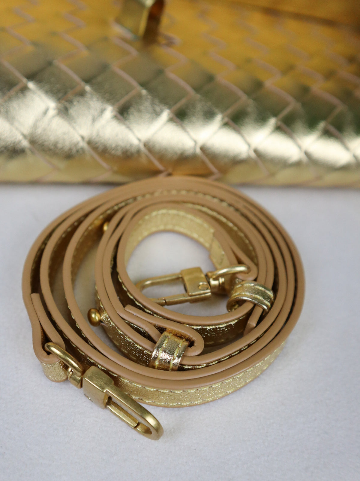 BOTTEGA VENETA Pochette Andiamo Clutch gold
