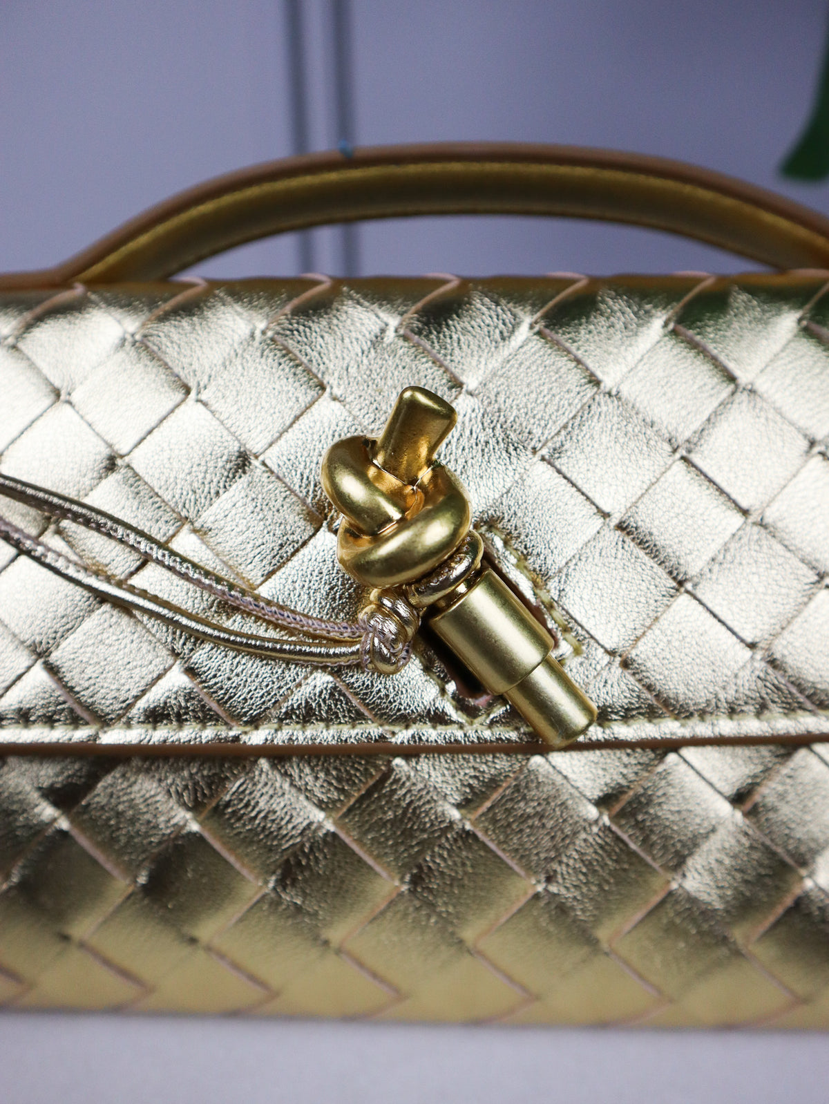 BOTTEGA VENETA Pochette Andiamo Clutch gold