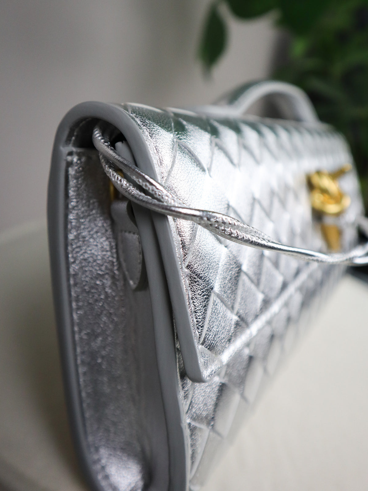 BOTTEGA VENETA Pochette Andiamo Clutch silver