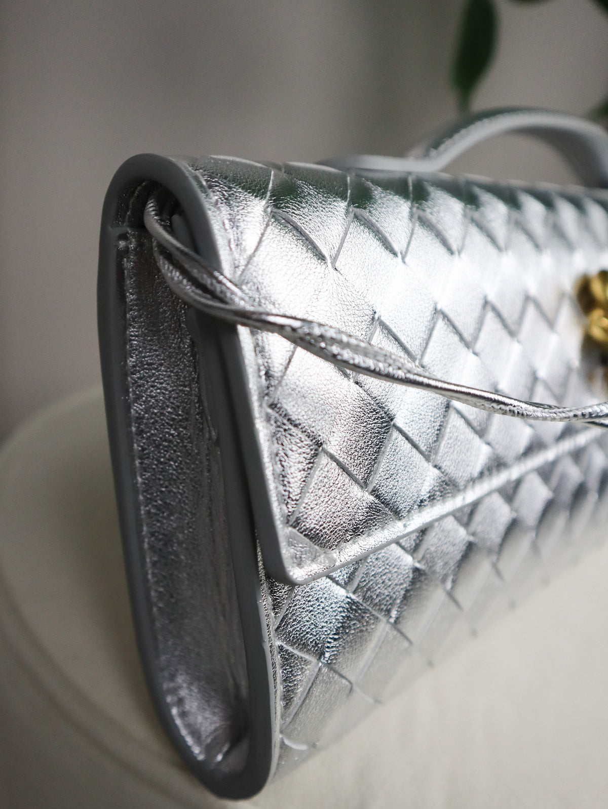 BOTTEGA VENETA Pochette Andiamo Clutch silver