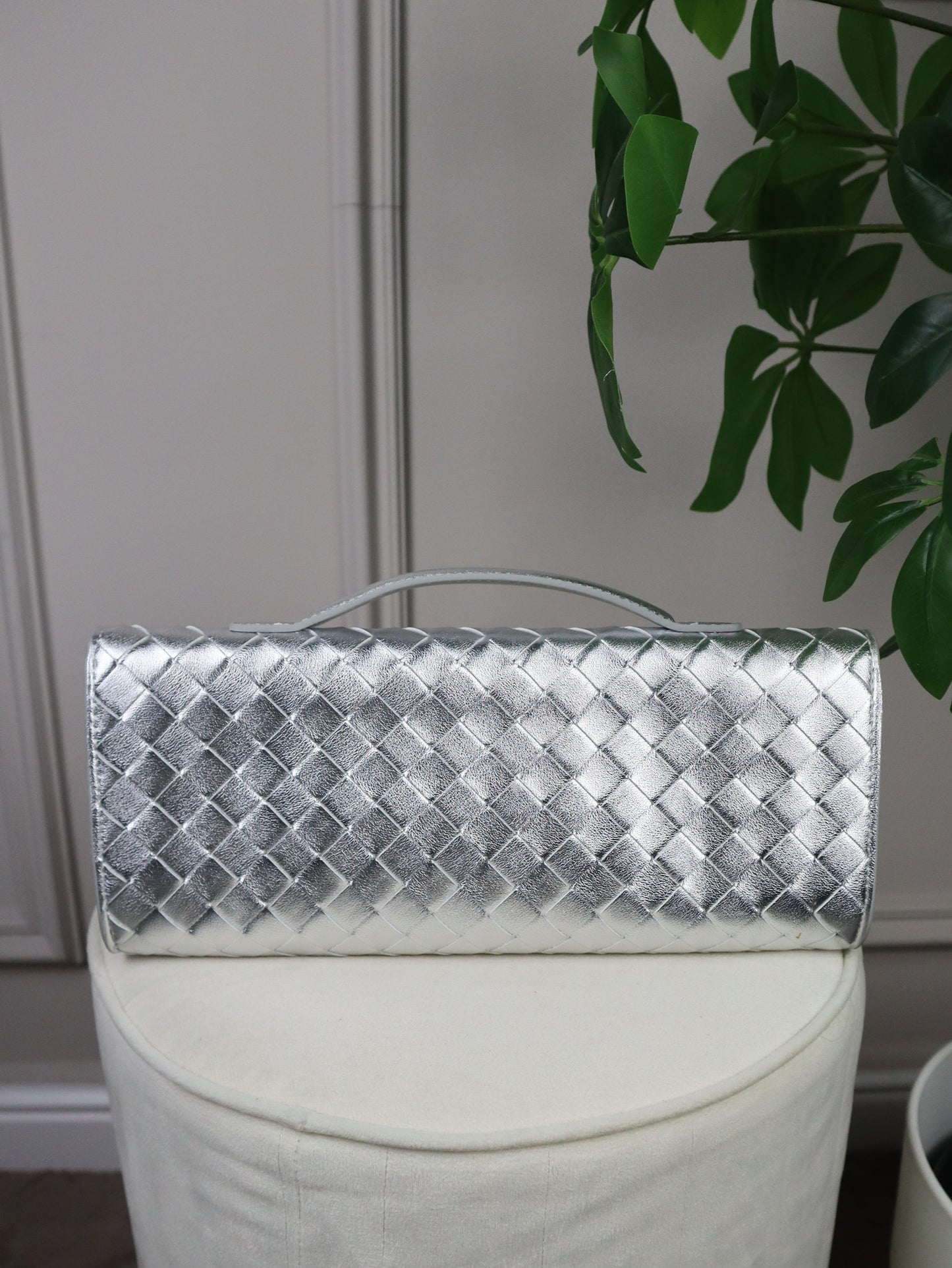 BOTTEGA VENETA Pochette Andiamo Clutch silver