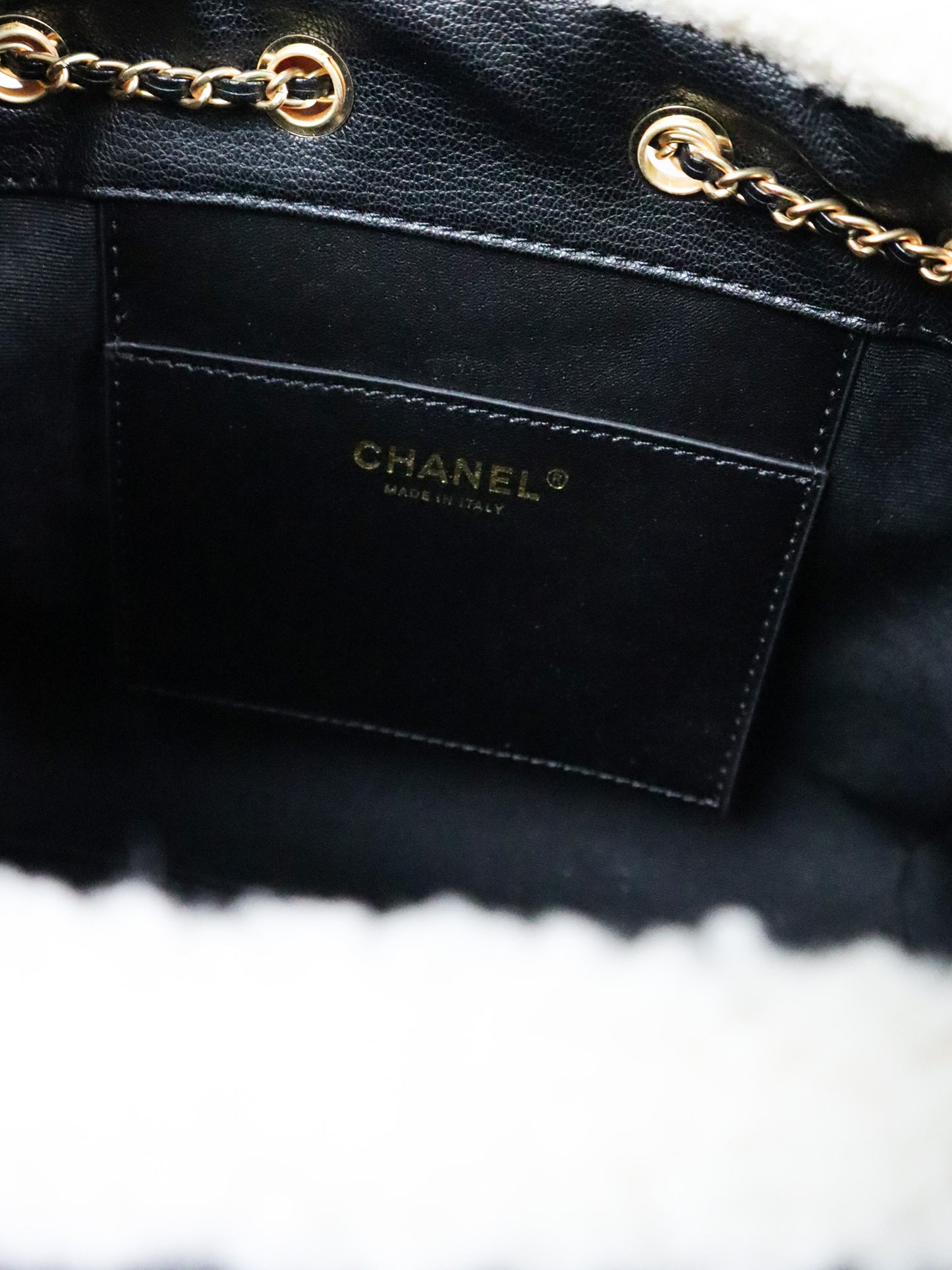 CHANEL Borsa Boy Mouton nera