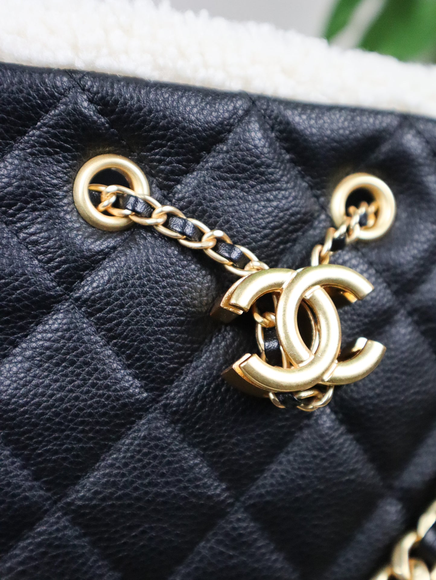 CHANEL Borsa Boy Mouton nera