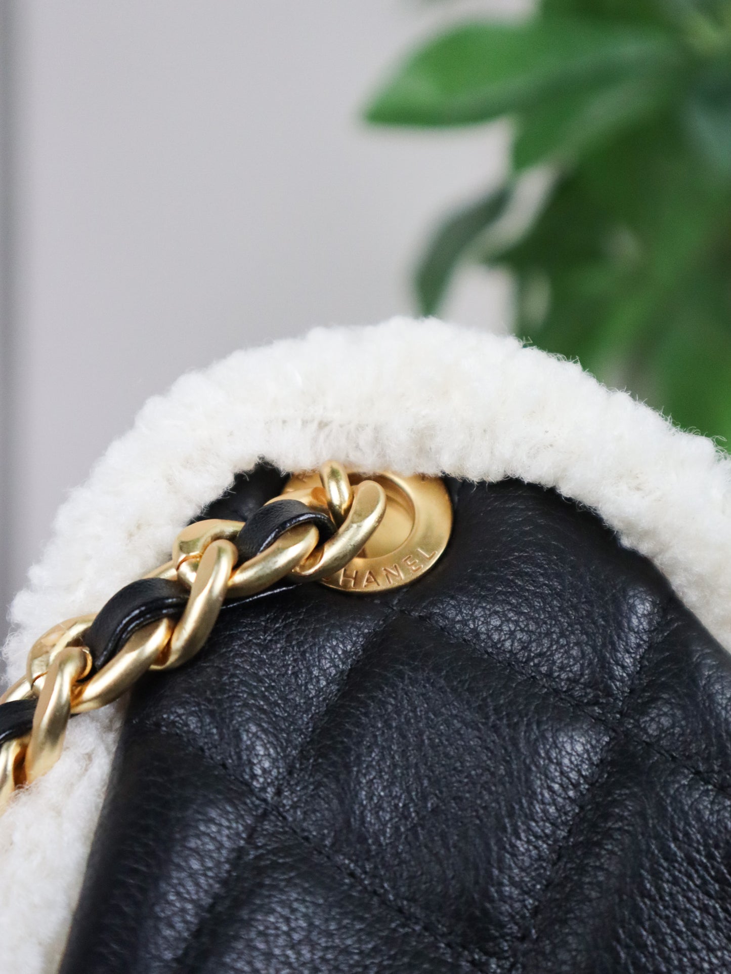 CHANEL Borsa Boy Mouton nera