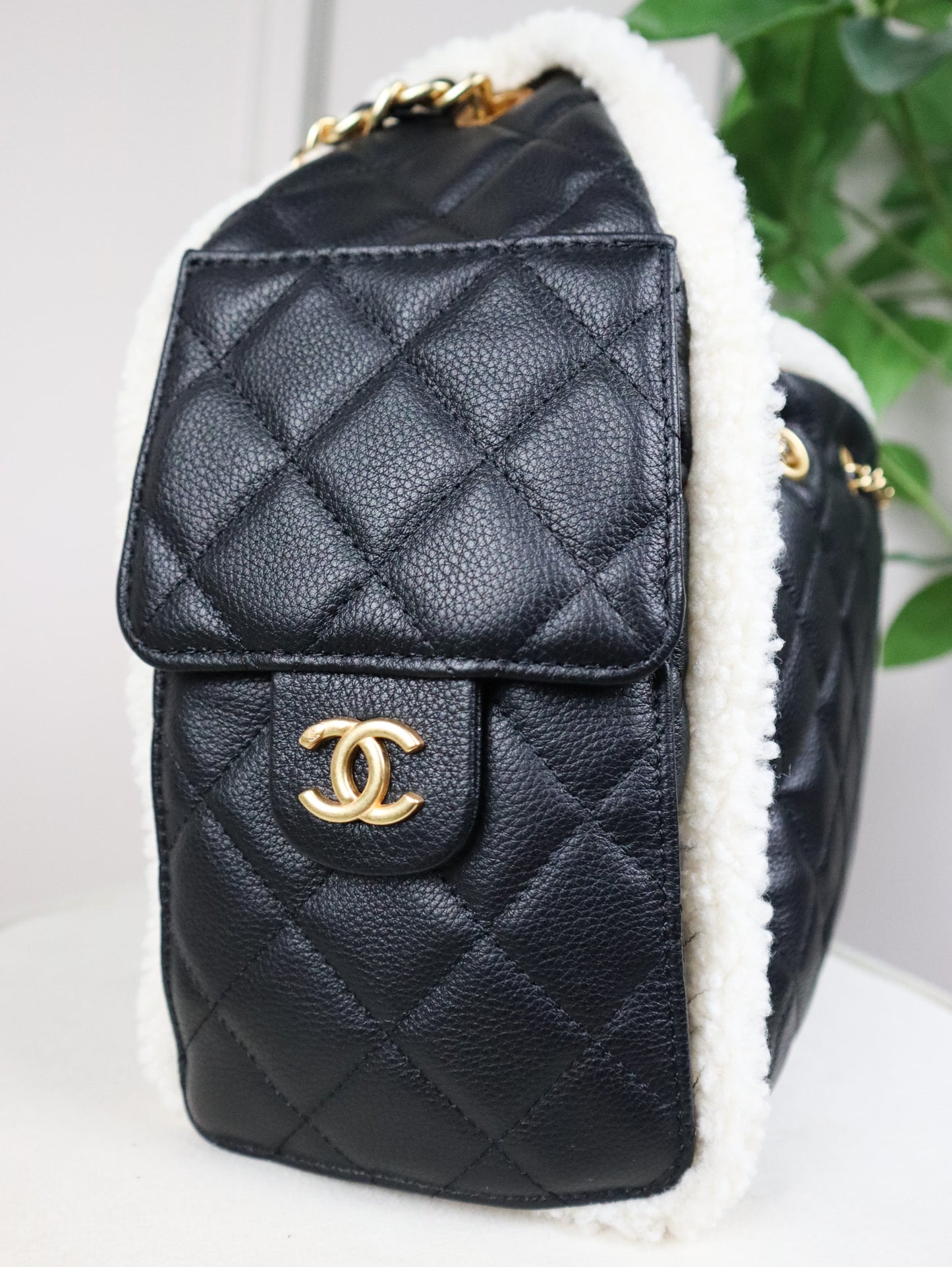 CHANEL Borsa Boy Mouton nera