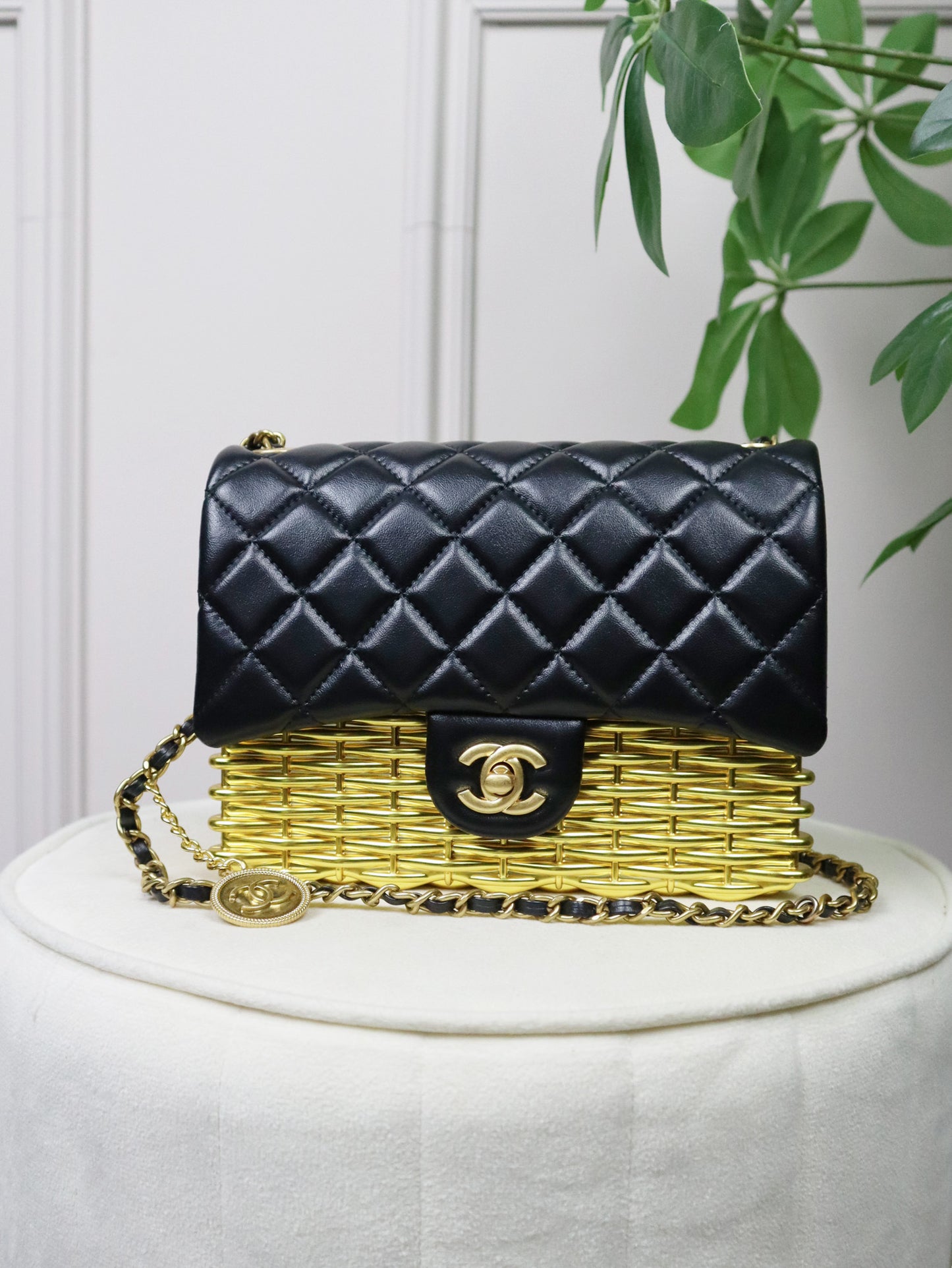 CHANEL Borsa CC Filigree Metal Cage Flap