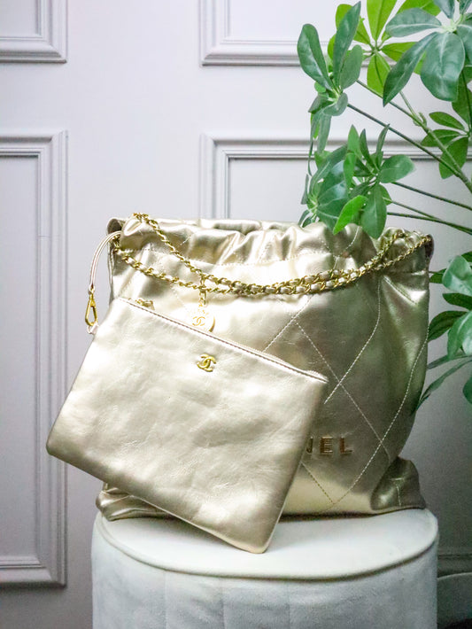 CHANEL Borsa Vintage Quilted Tote Bag gold