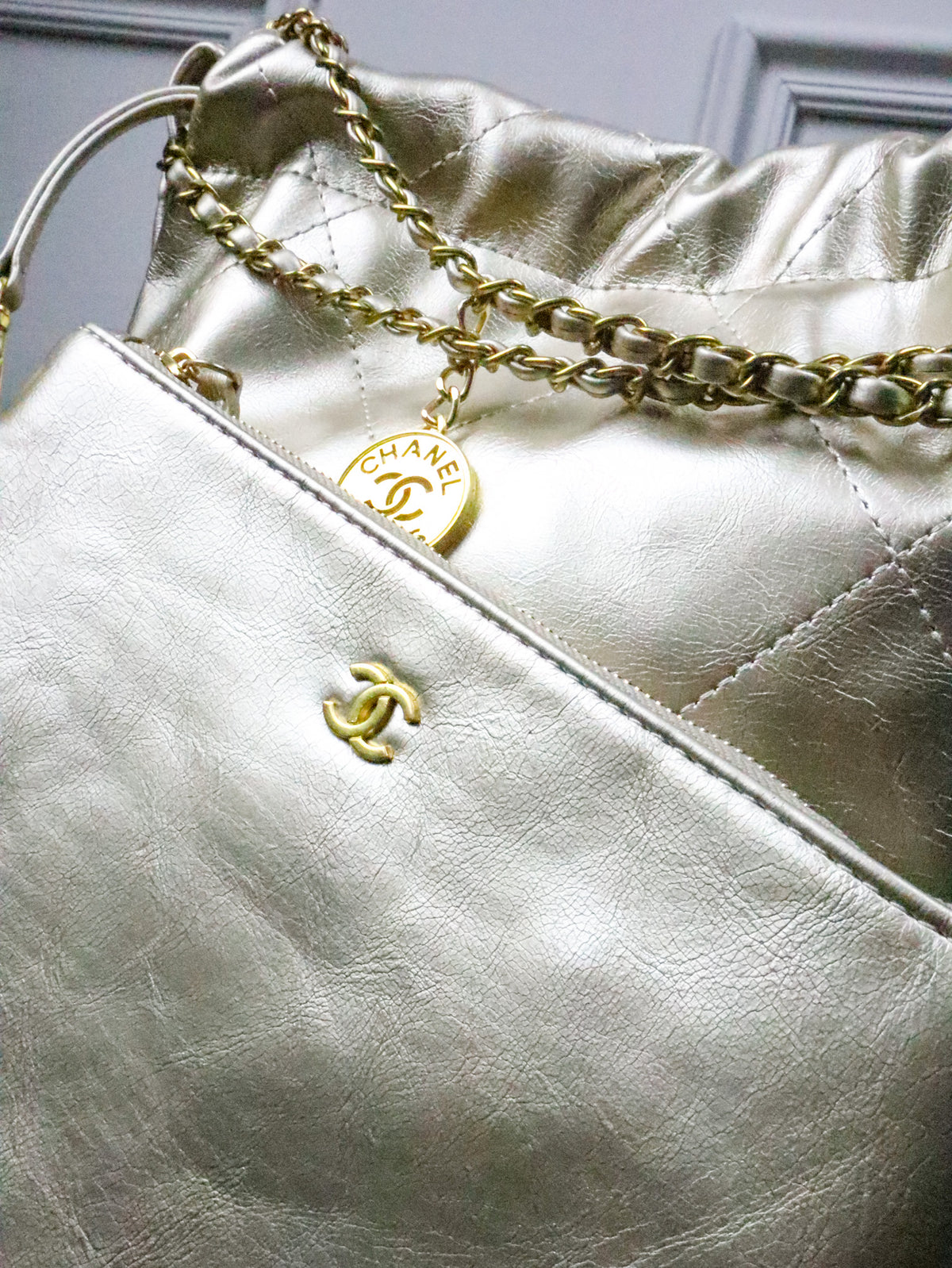 CHANEL Borsa Vintage Quilted Tote Bag gold