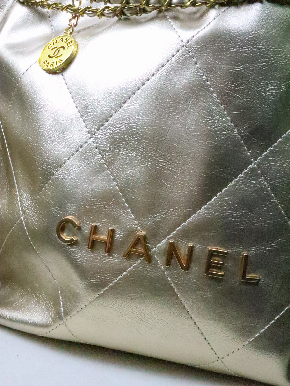CHANEL Borsa Vintage Quilted Tote Bag gold