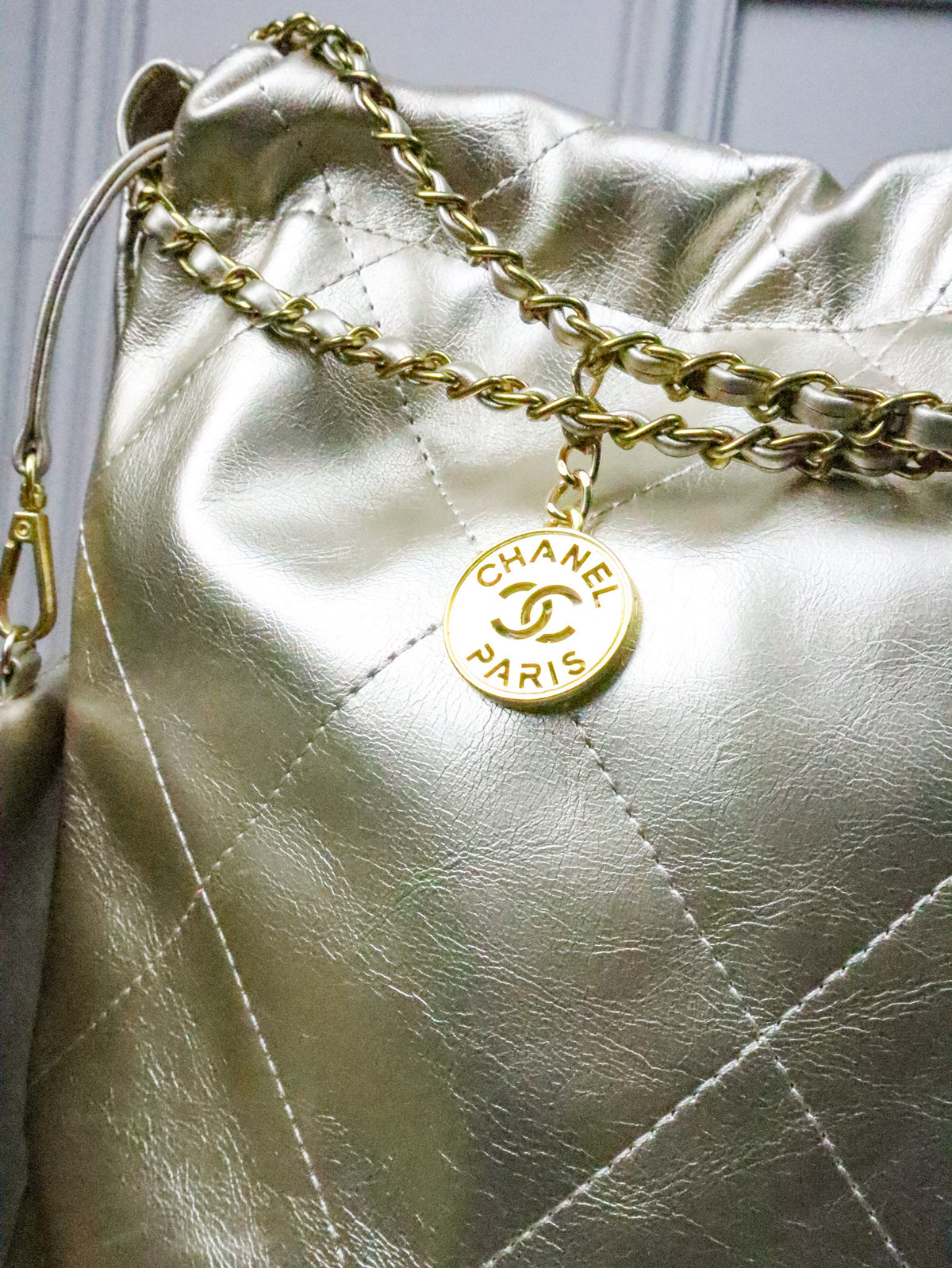 CHANEL Borsa Vintage Quilted Tote Bag gold