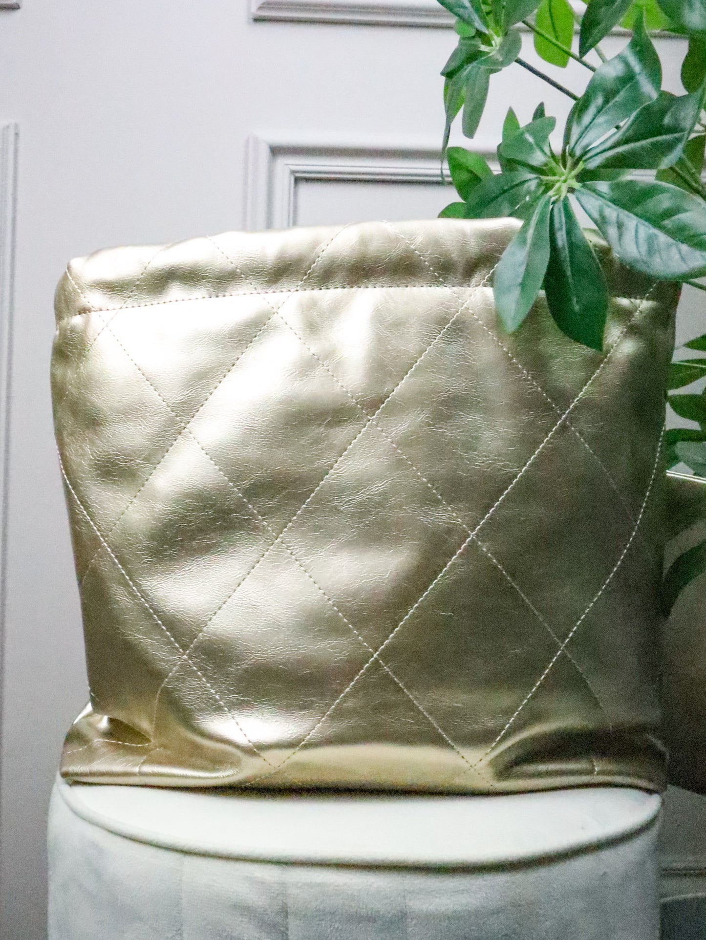 CHANEL Borsa Vintage Quilted Tote Bag gold