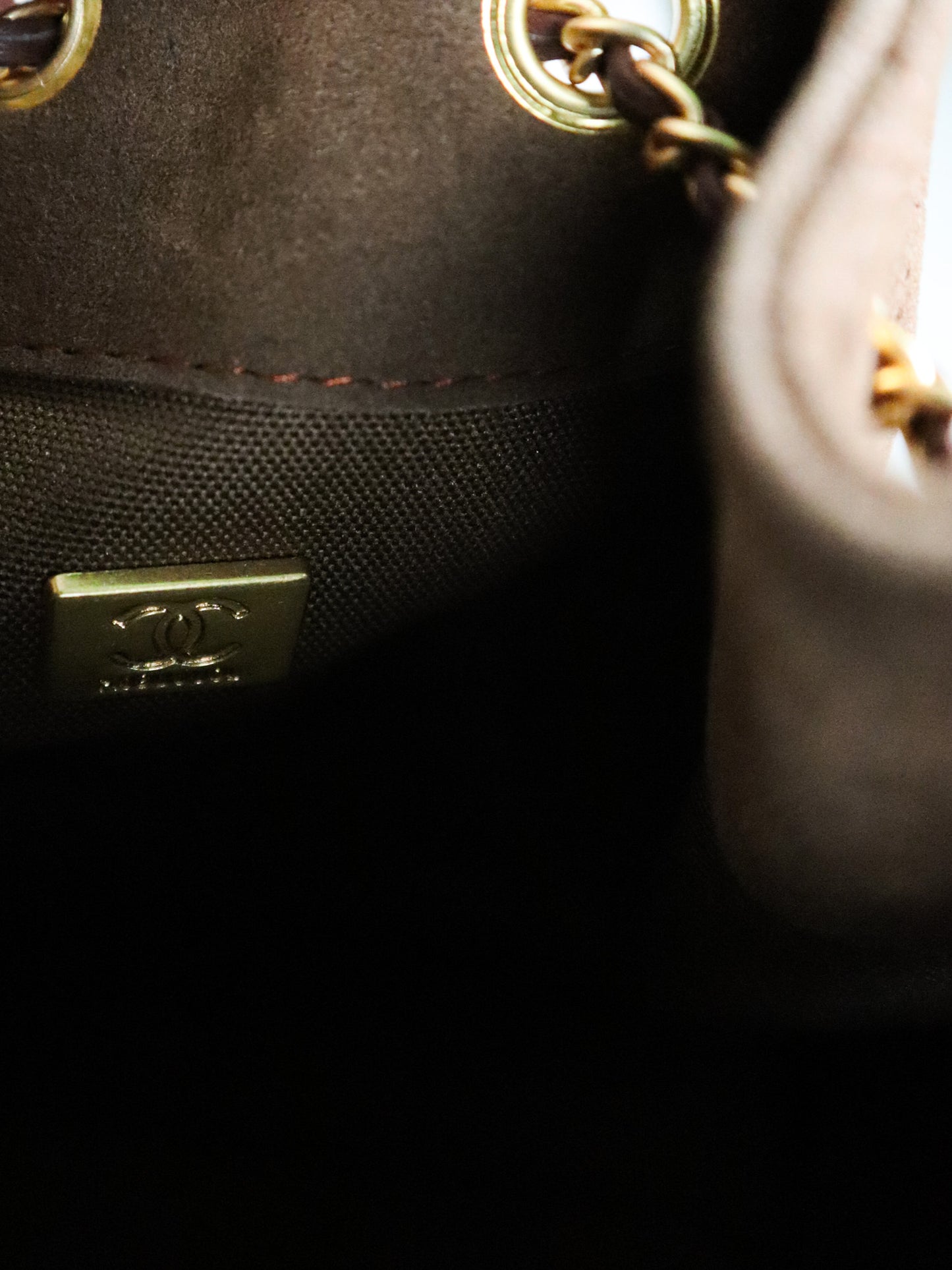 CHANEL Borsa a secchiello marrone