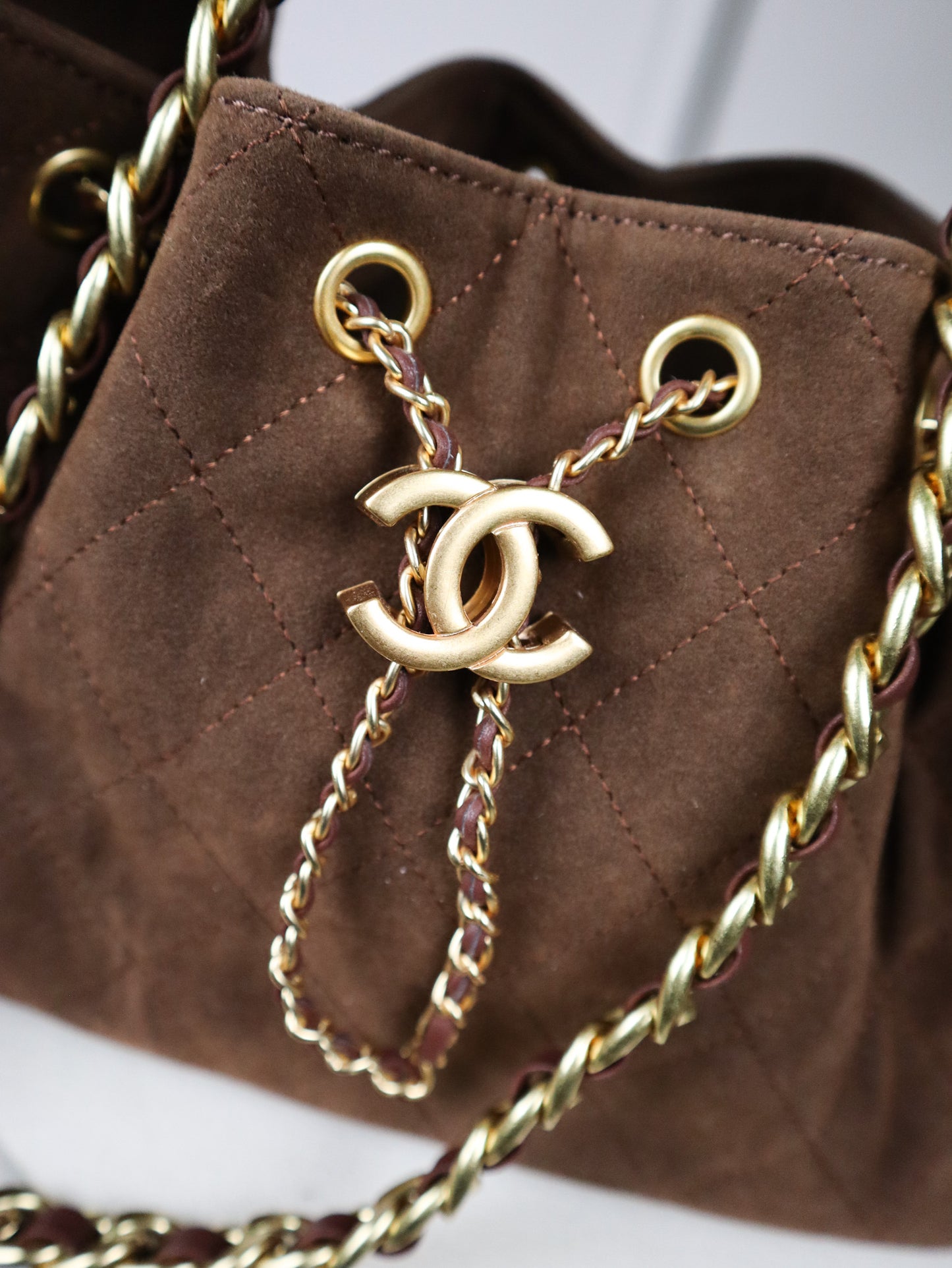 CHANEL Borsa a secchiello marrone