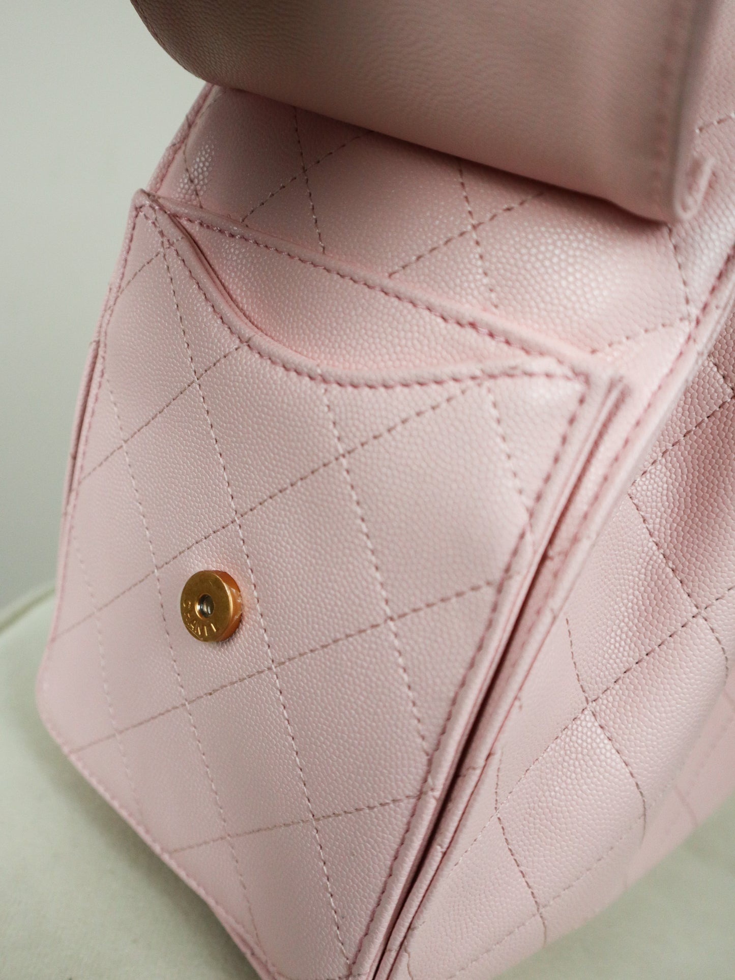 CHANEL Borsa a secchiello rosa