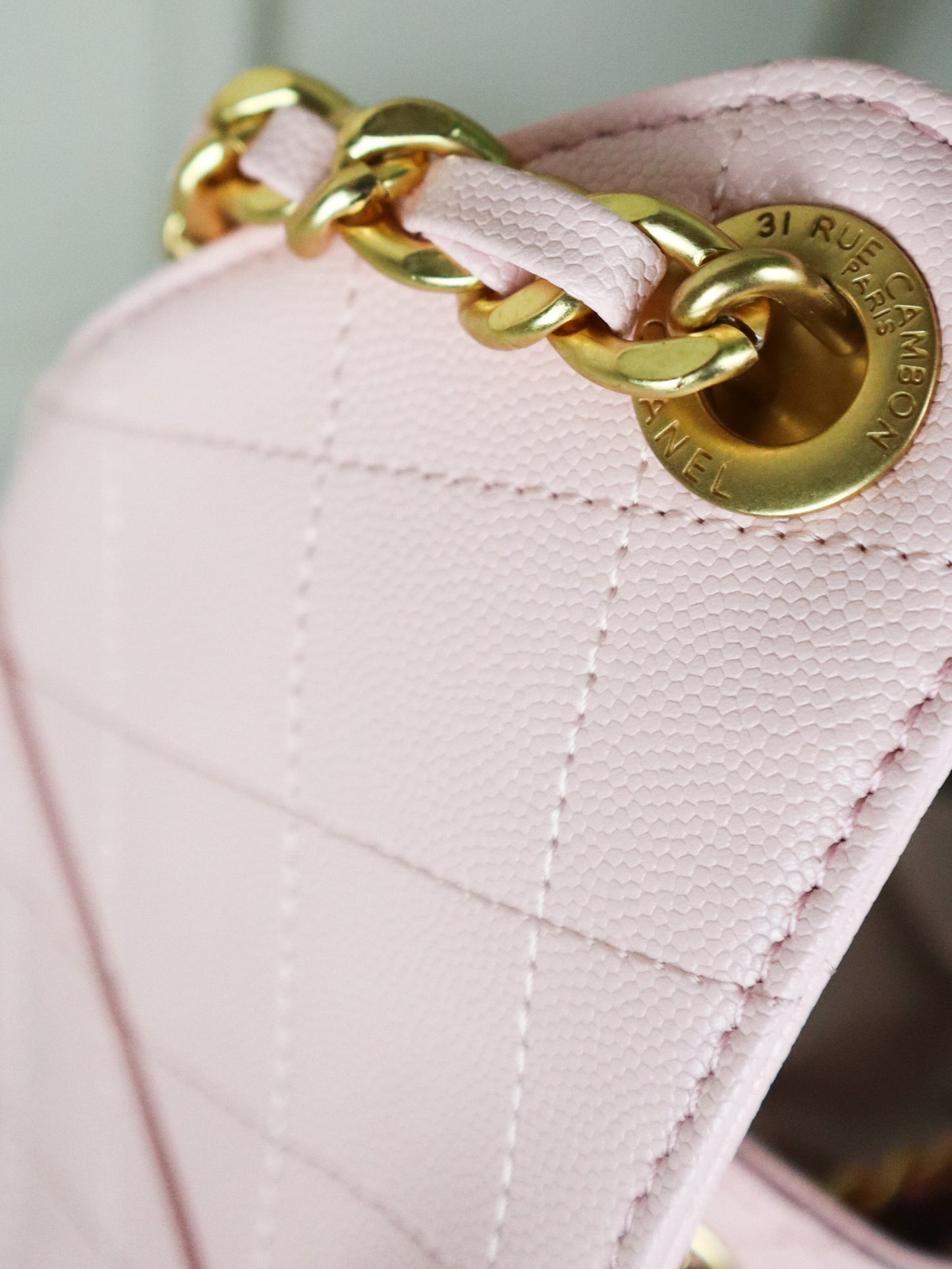 CHANEL Borsa a secchiello rosa