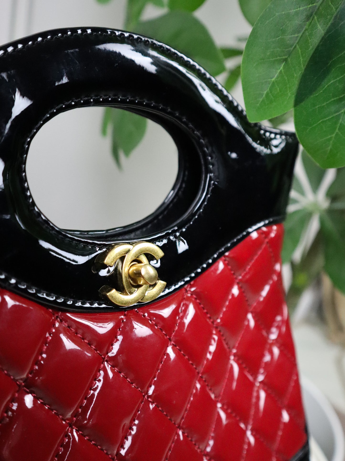 CHANEL Borsa a spalla rossa