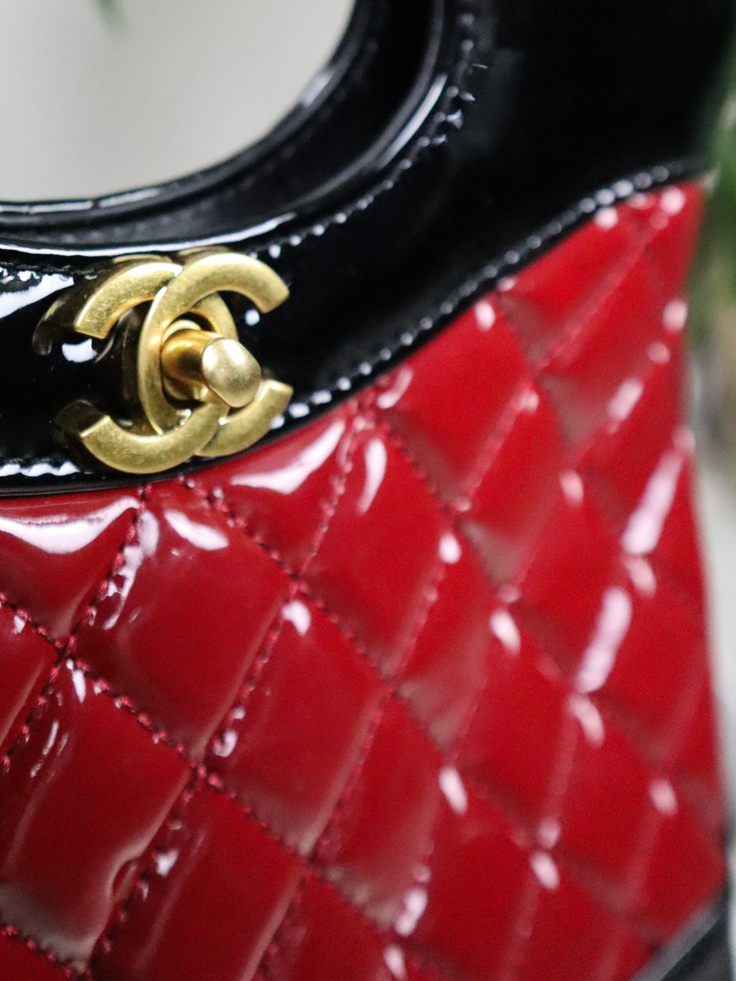 CHANEL Borsa a spalla rossa