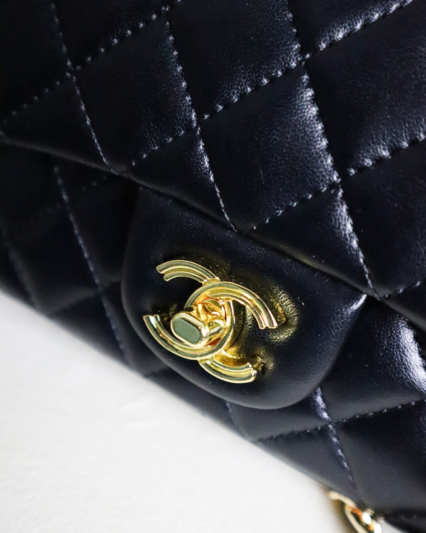 CHANEL Pochette nera