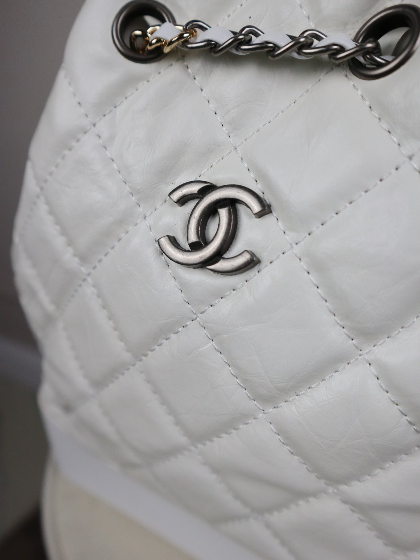 CHANEL Zaino Gabrielle bianco